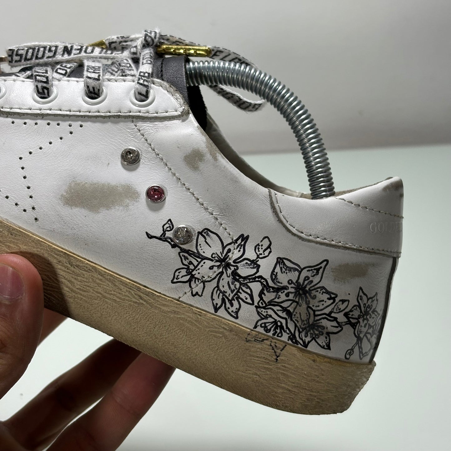 Golden goose bianche con disegni floreali e inserti oro 38