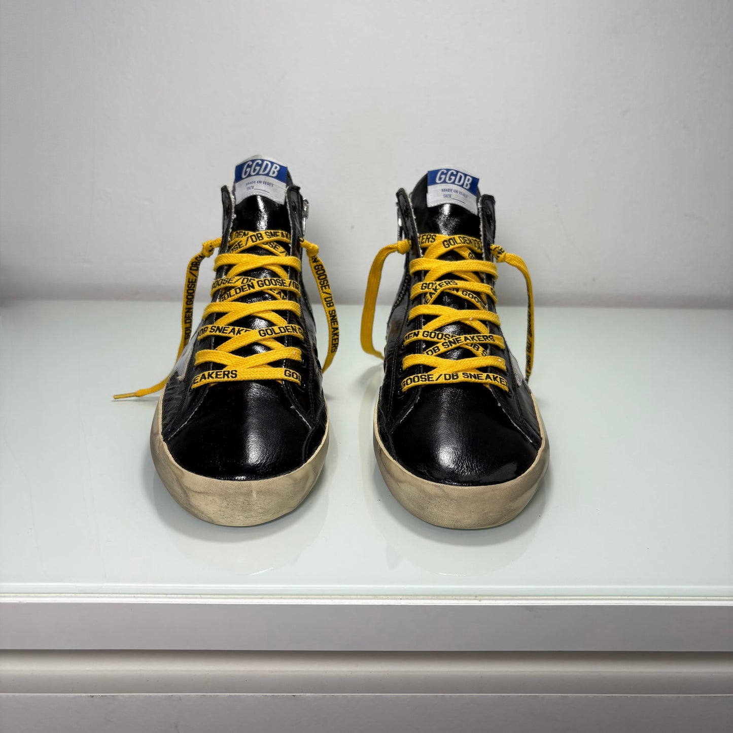 Golden Goose Francy pelle nera lucida e lacci gialli 39