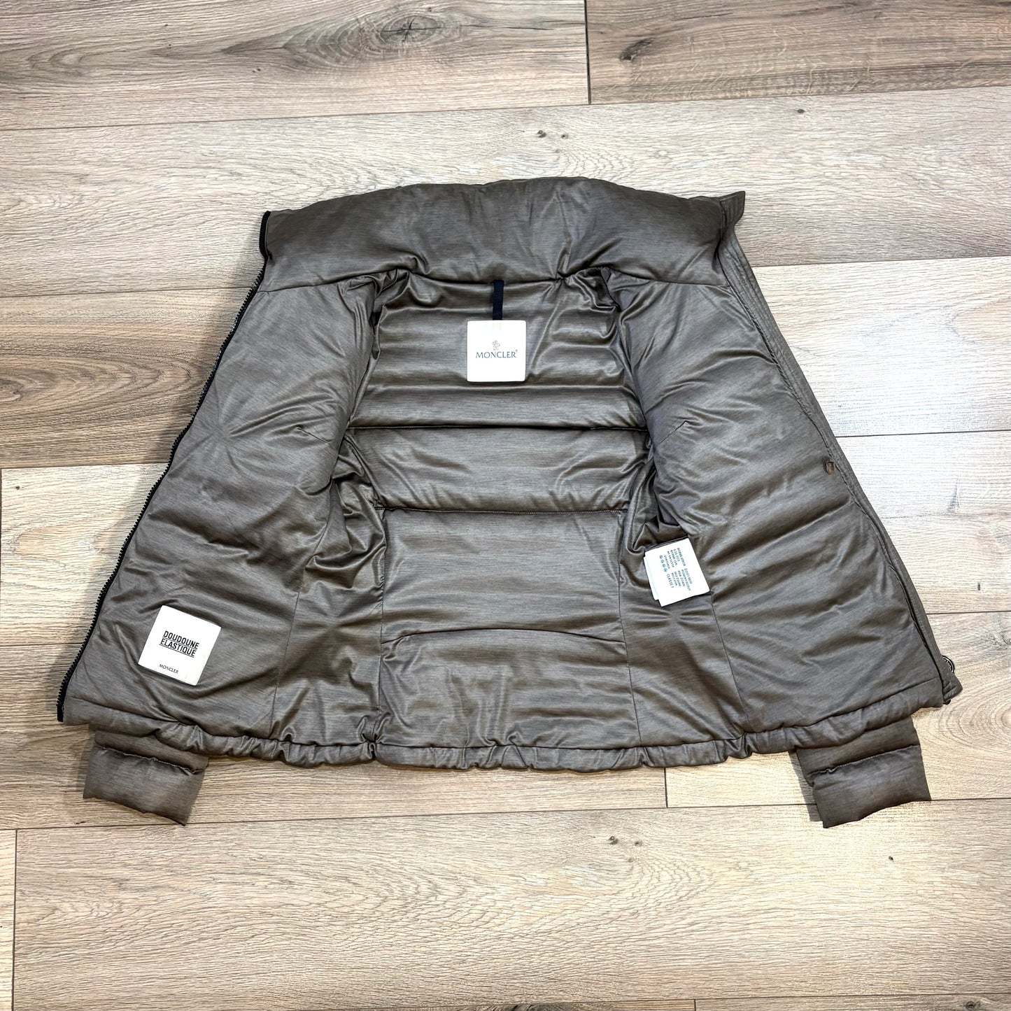 Moncler Suisse Grigio taglia 2 (M)