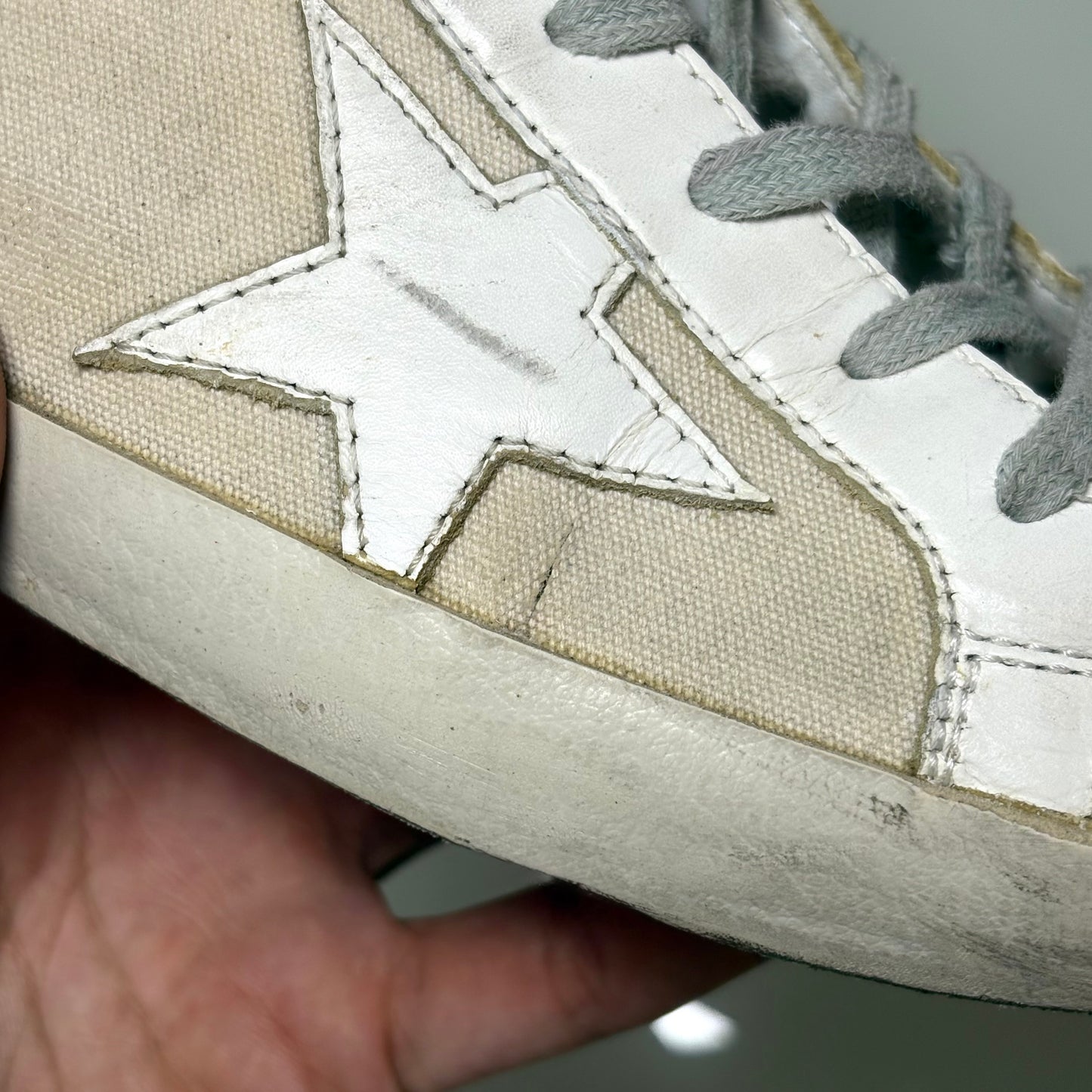 Golden goose Superstar in tessuto e pelle colorazione bianco sporco e lacci grigi 39