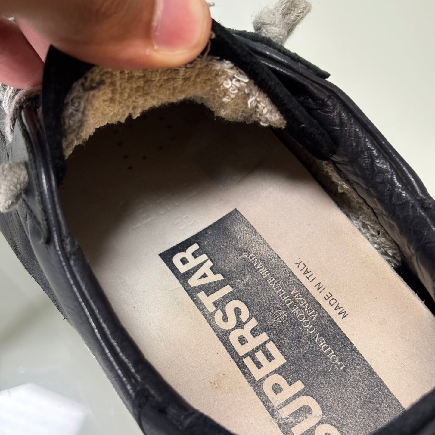 Golden goose superstar in pelle nero 39