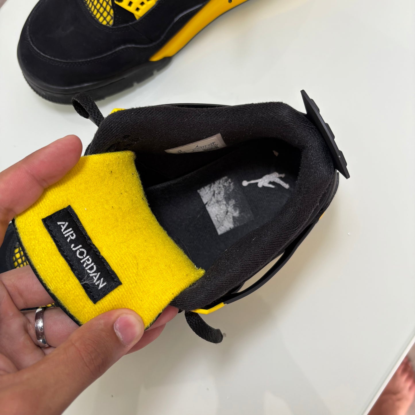 JORDAN RETRO 4 THUNDER BLACK/ YELLOW 46