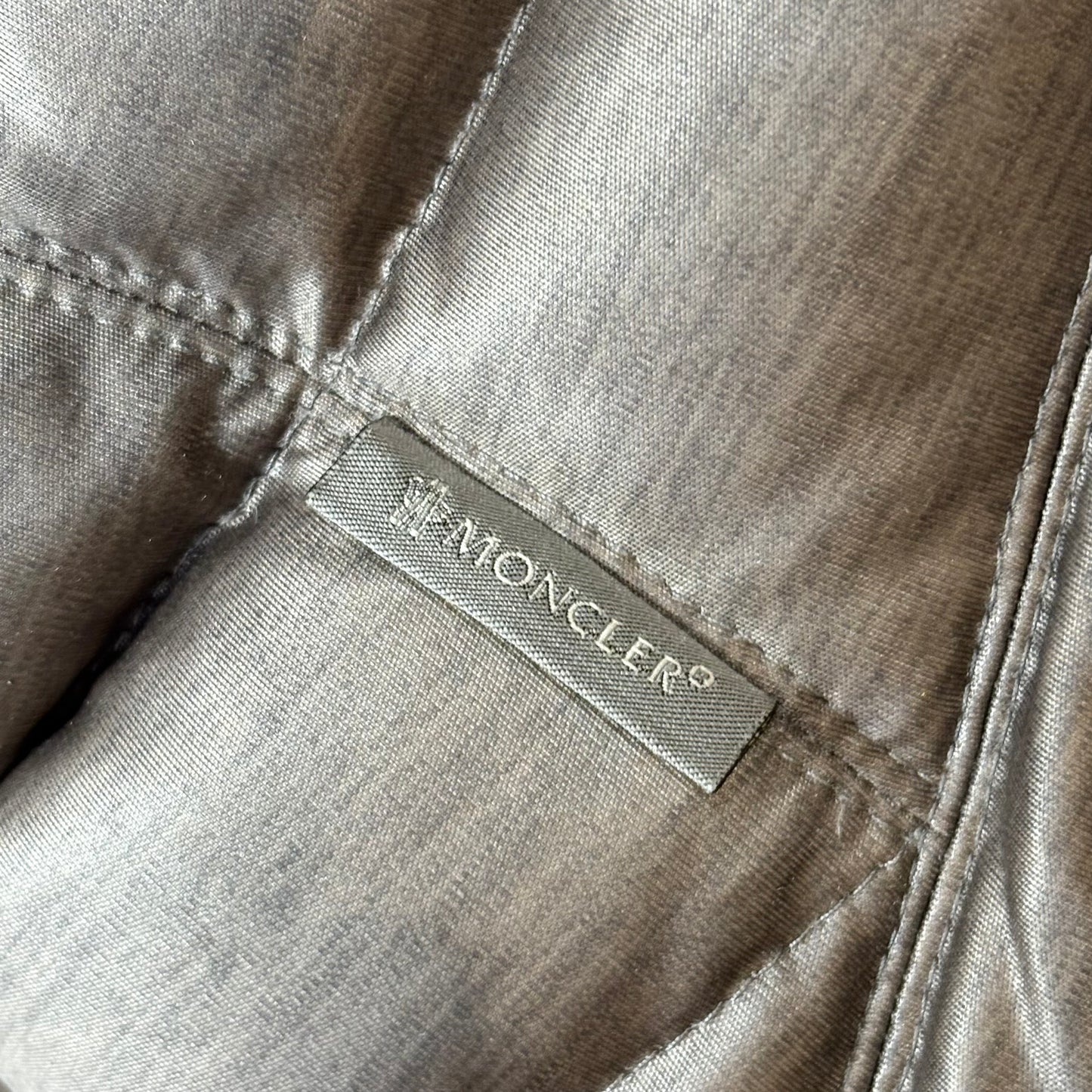 Moncler Suisse Grigio taglia 2 (M)