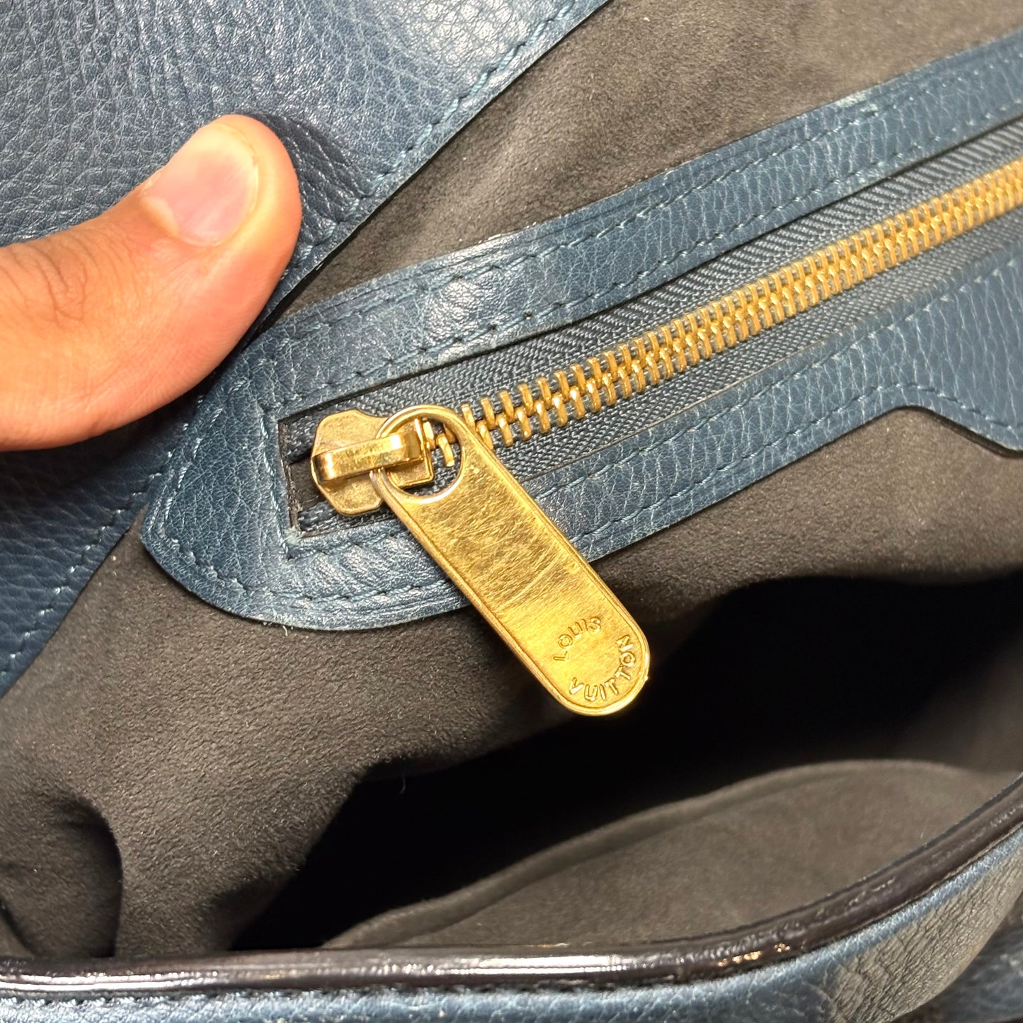 Louis Vuitton Mahina Cirrus PM blue