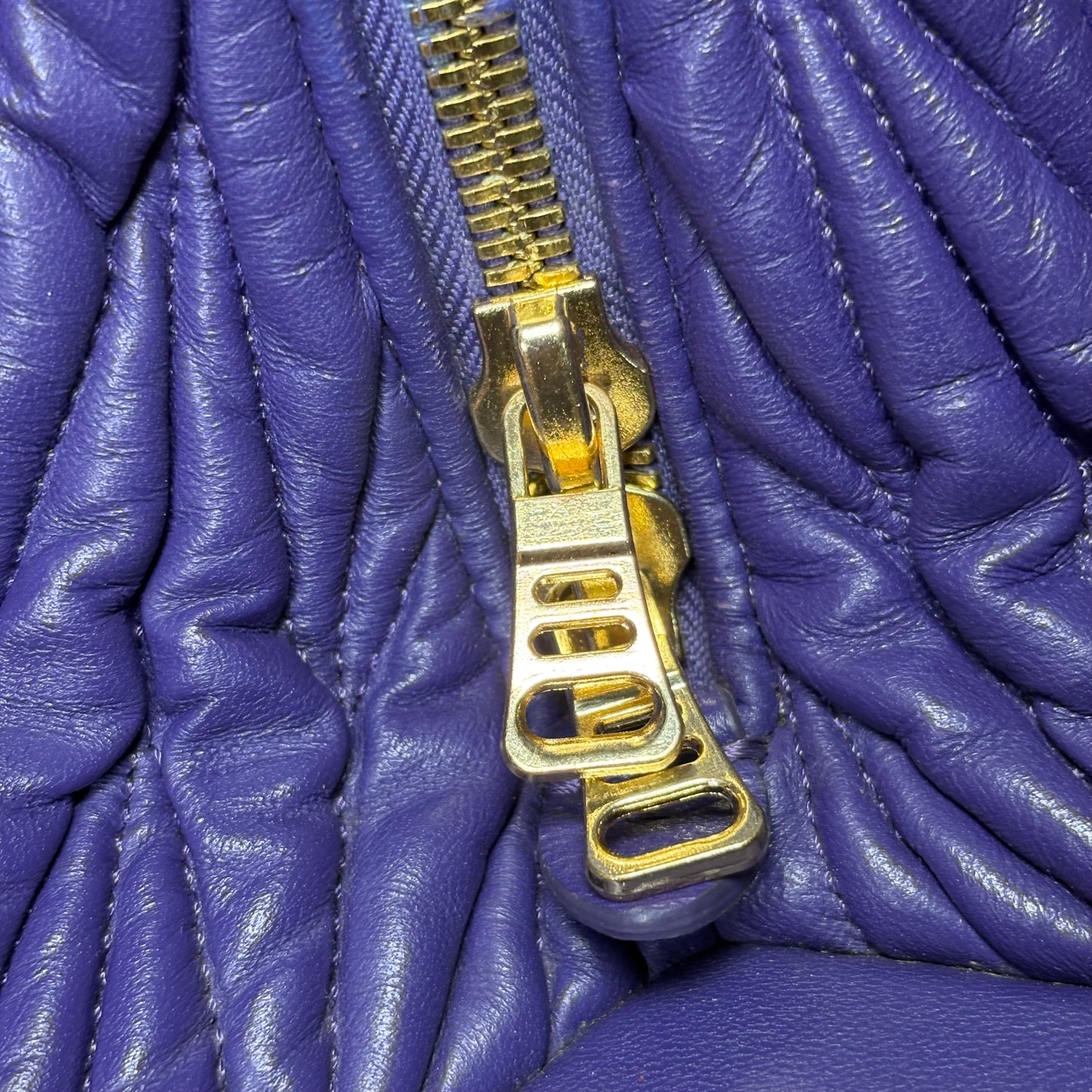 Miu Miu matelassé in pelle Viola
