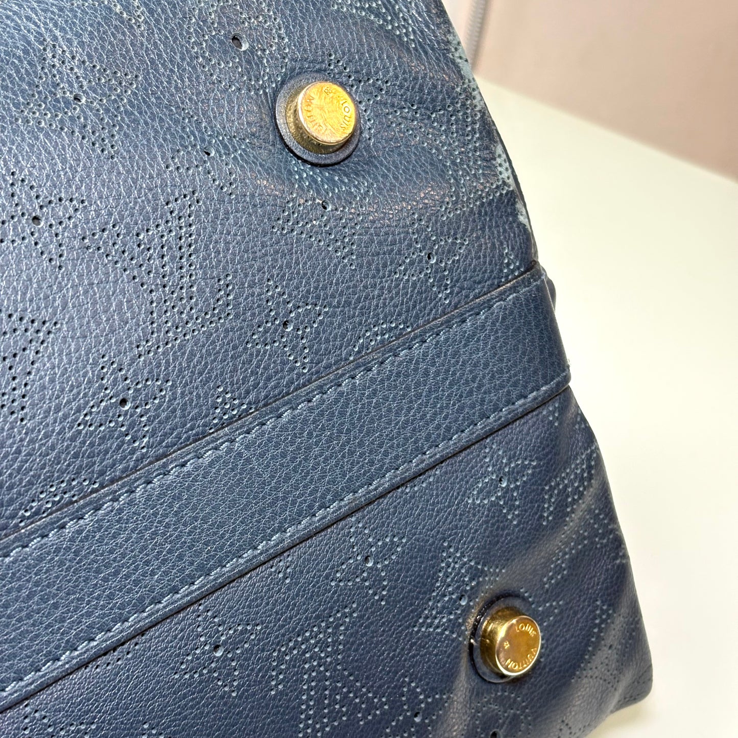 Louis Vuitton Mahina Cirrus PM blue