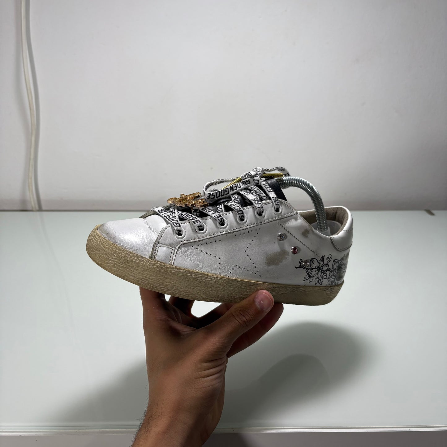 Golden goose bianche con disegni floreali e inserti oro 38