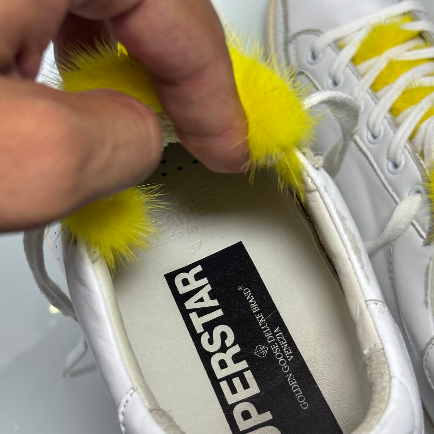 Golden goose Superstar bianche con pelo Giallo 38