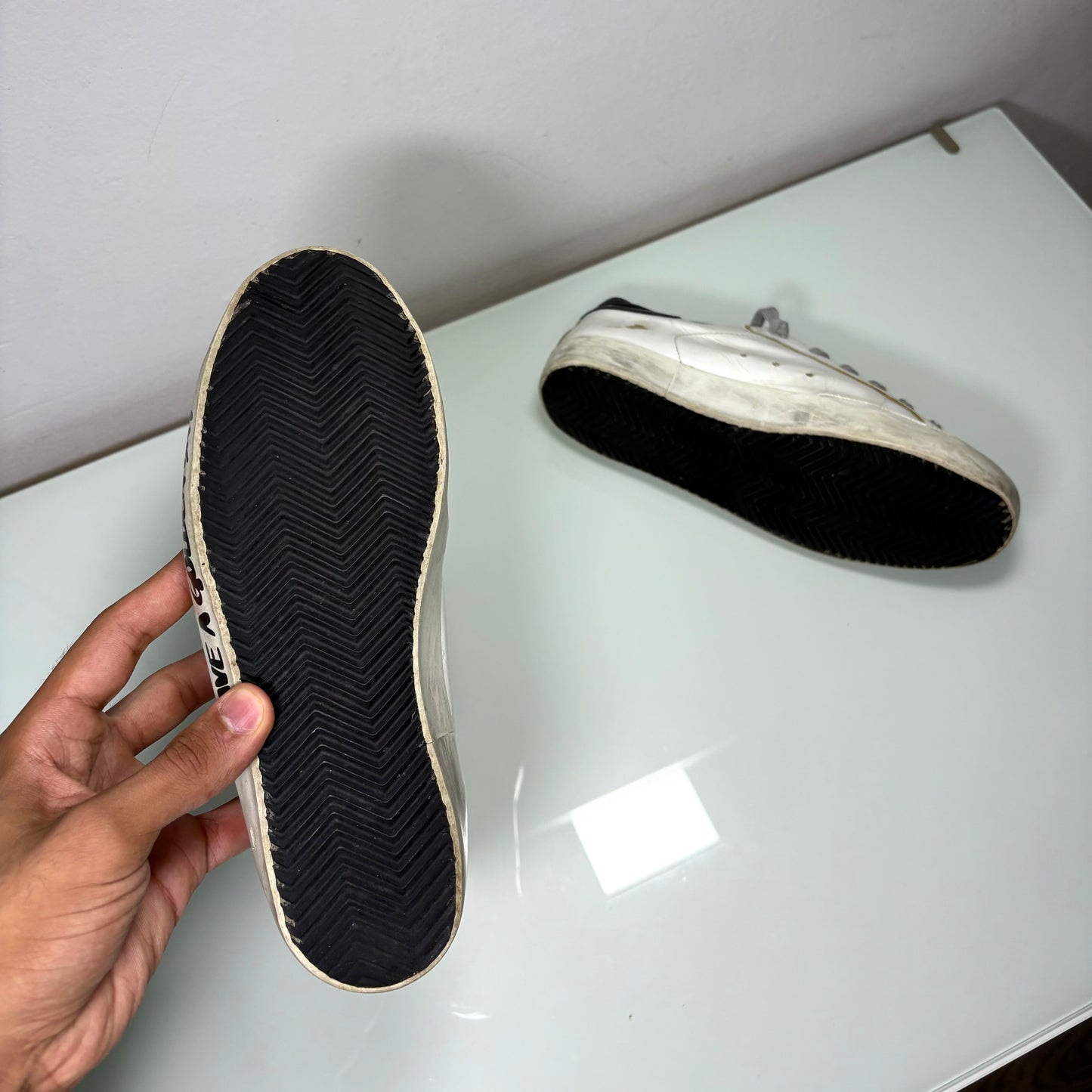 Golden goose superstar in pelle bianche e stella gialla 38
