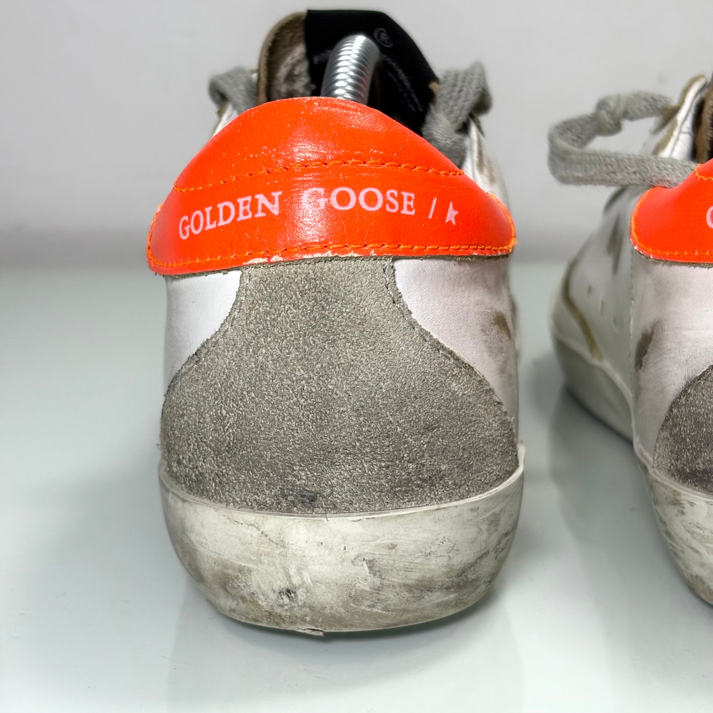 Golden goose superstar bianche tallone arancio e stella nera brillantinata 35