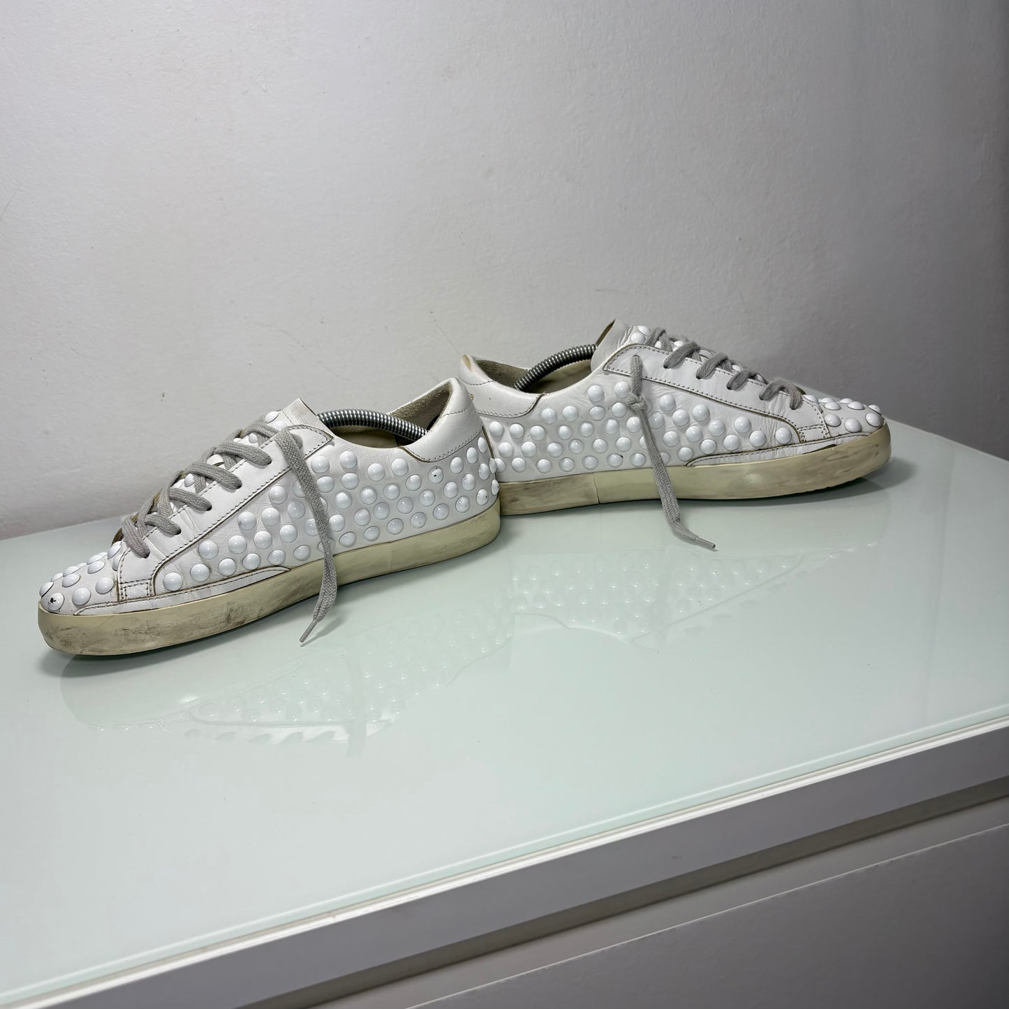 Golden goose superstar bianche con borchie bianche 37
