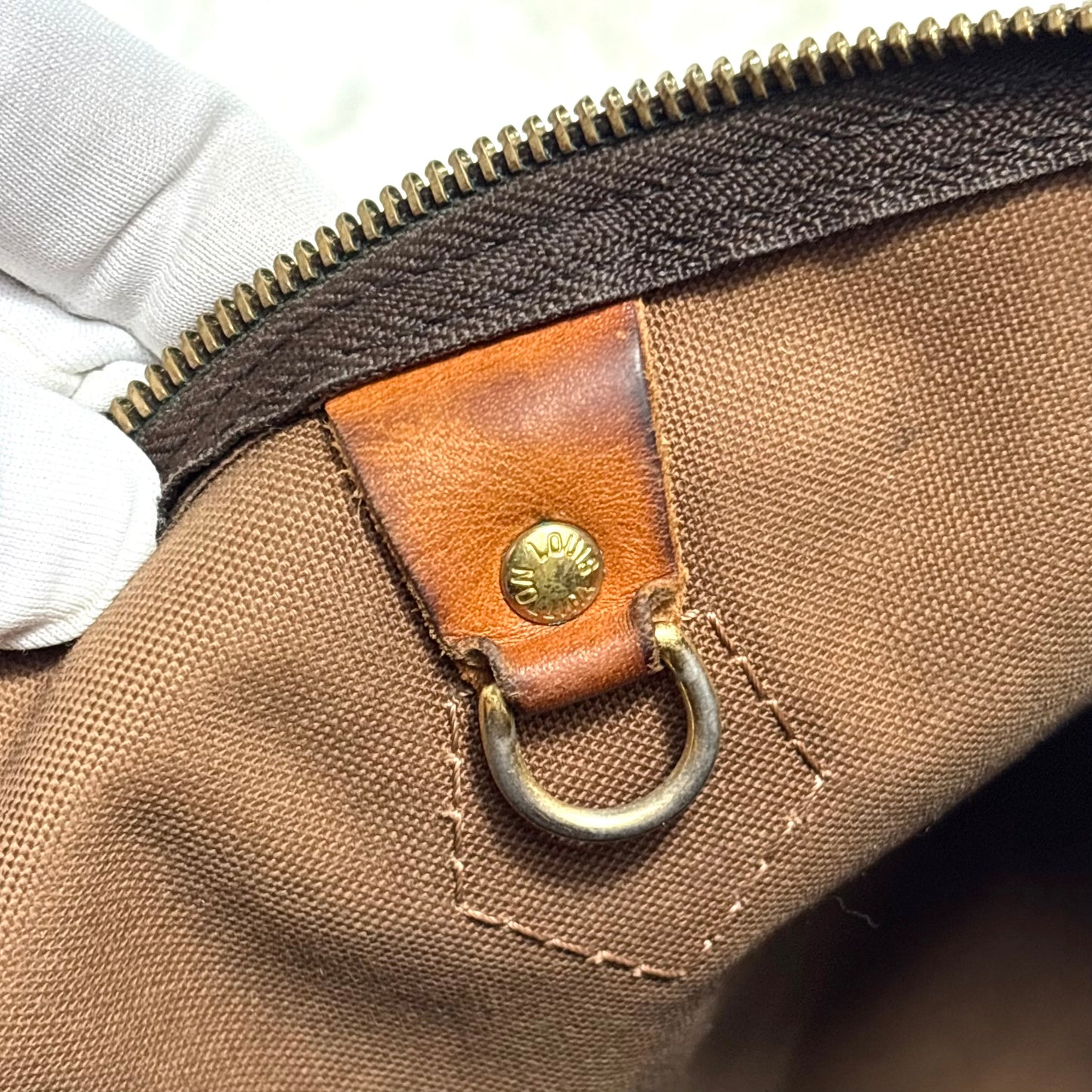Louis Vuitton Speedy 40 in Monogram Canvas