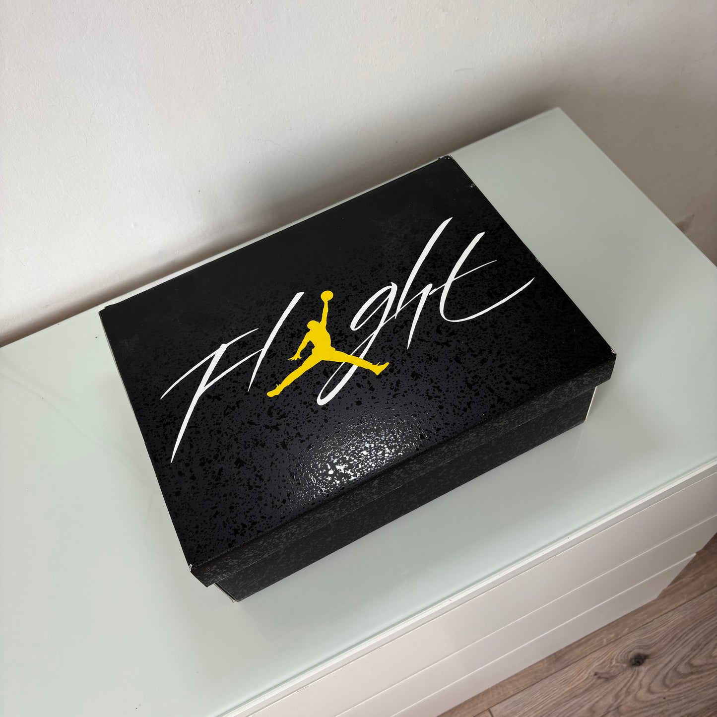 JORDAN RETRO 4 THUNDER BLACK/ YELLOW 46