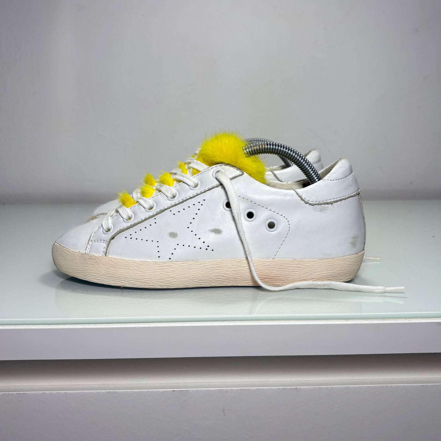 Golden goose Superstar bianche con pelo Giallo 38