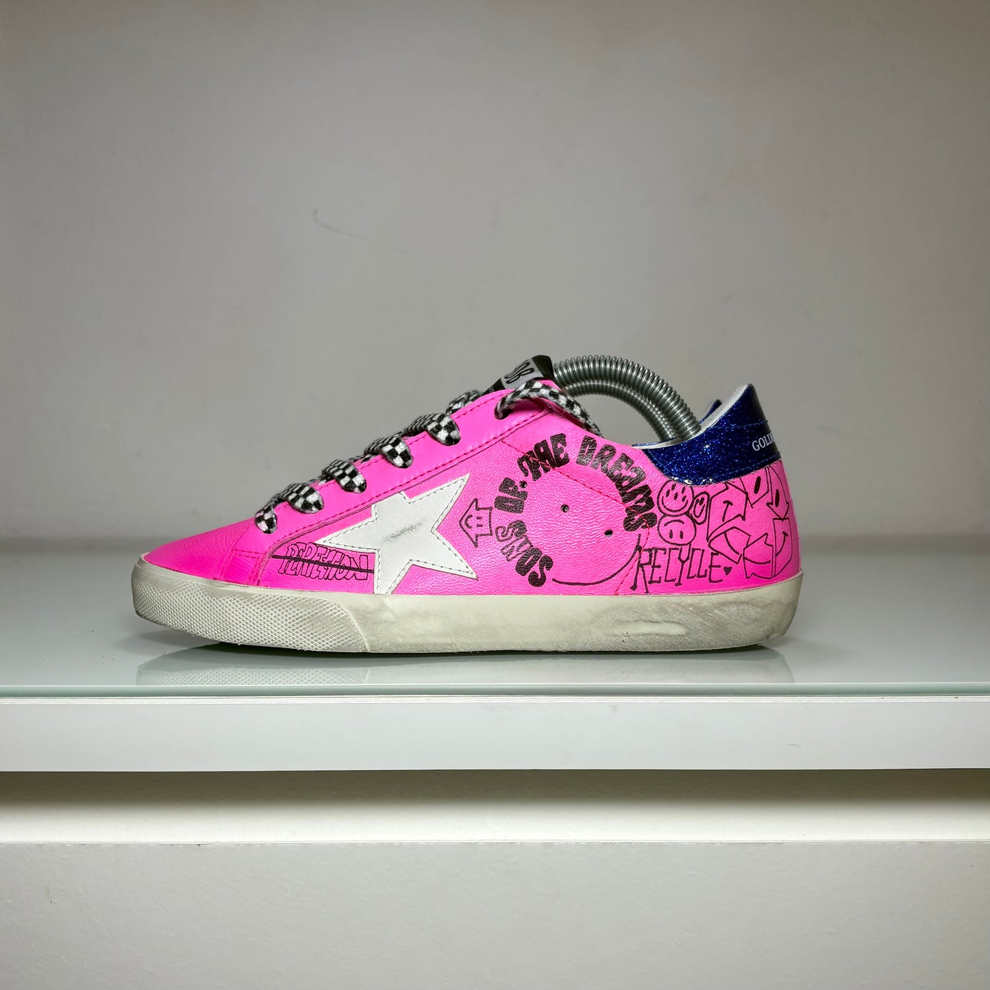 Golden goose Superstar fucsia con disegni e scritte nere 37