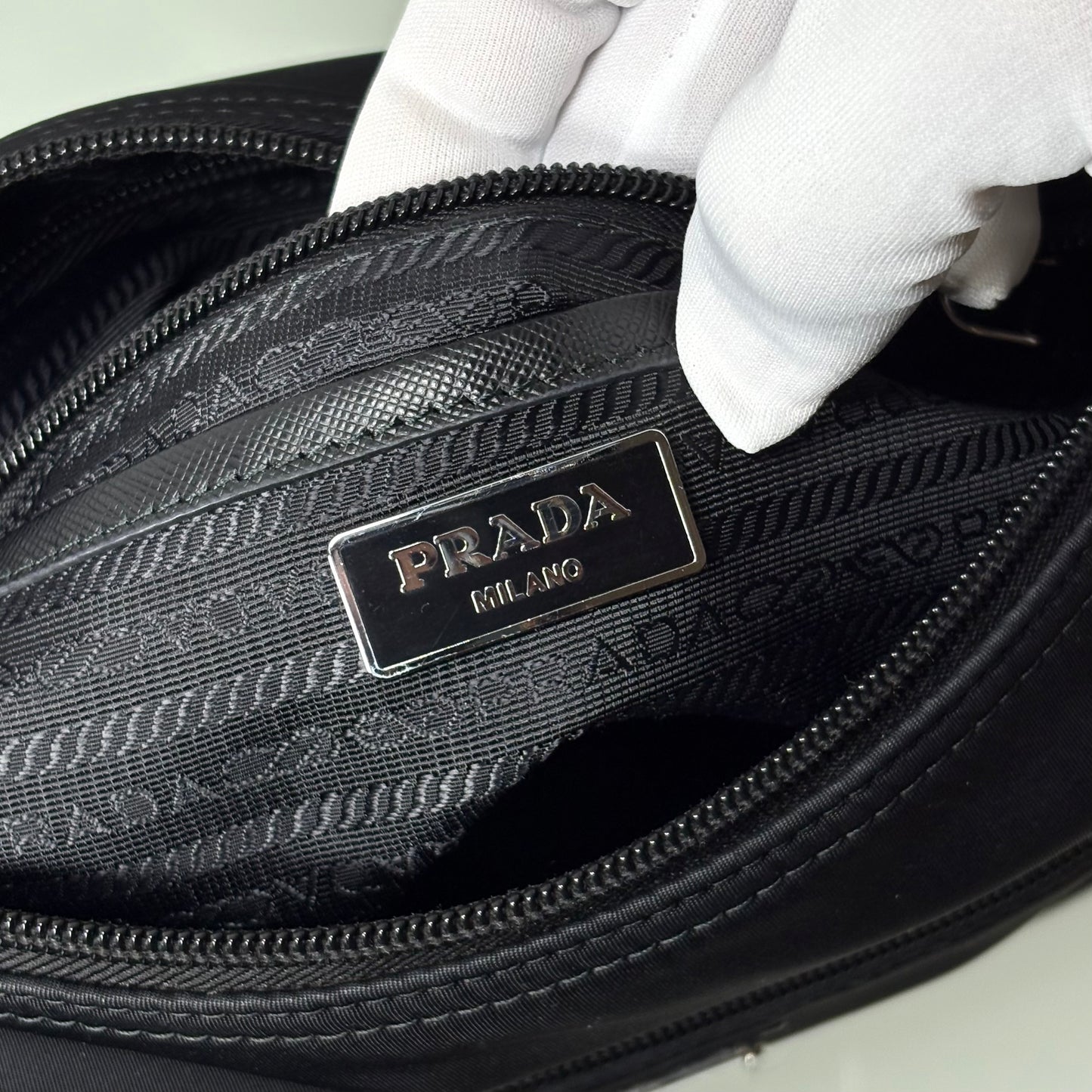 Prada tracolla in Re-Nylon nero