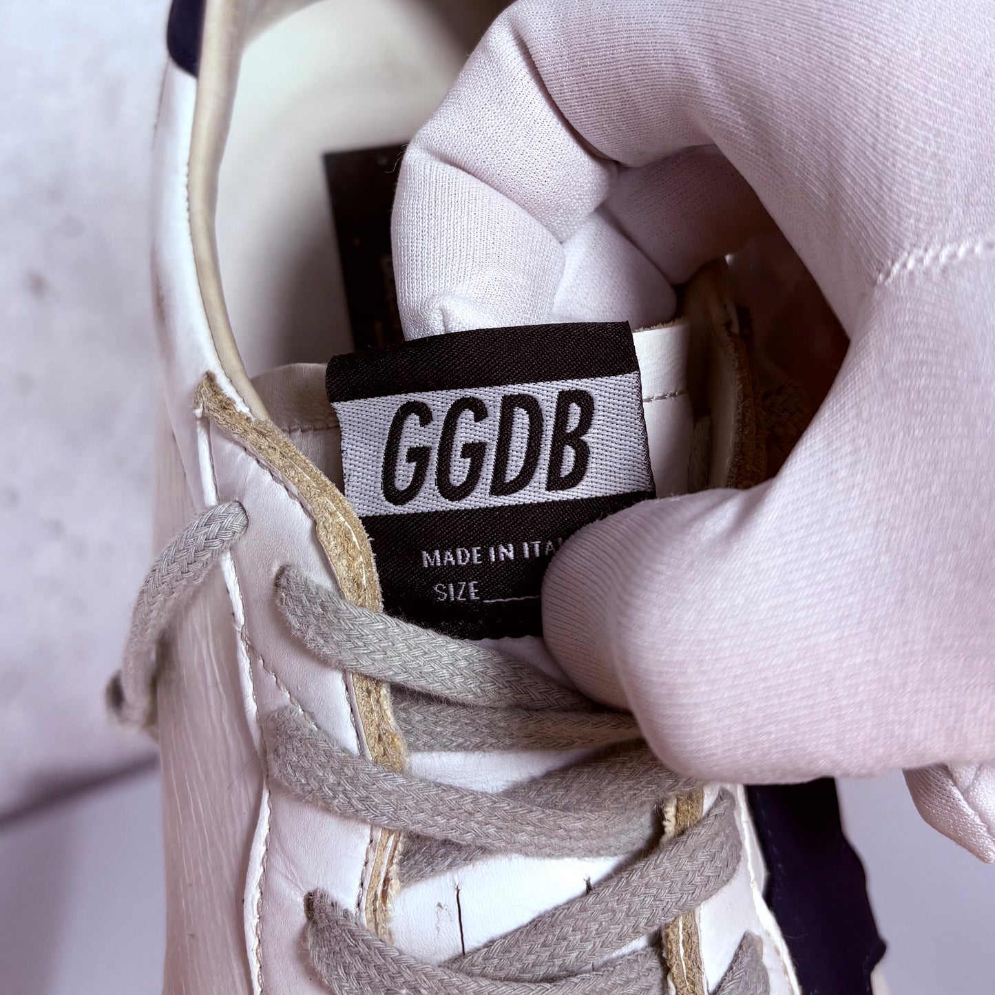 Golden goose Ballstar bianche Stella nera e tallone blu scuro 44