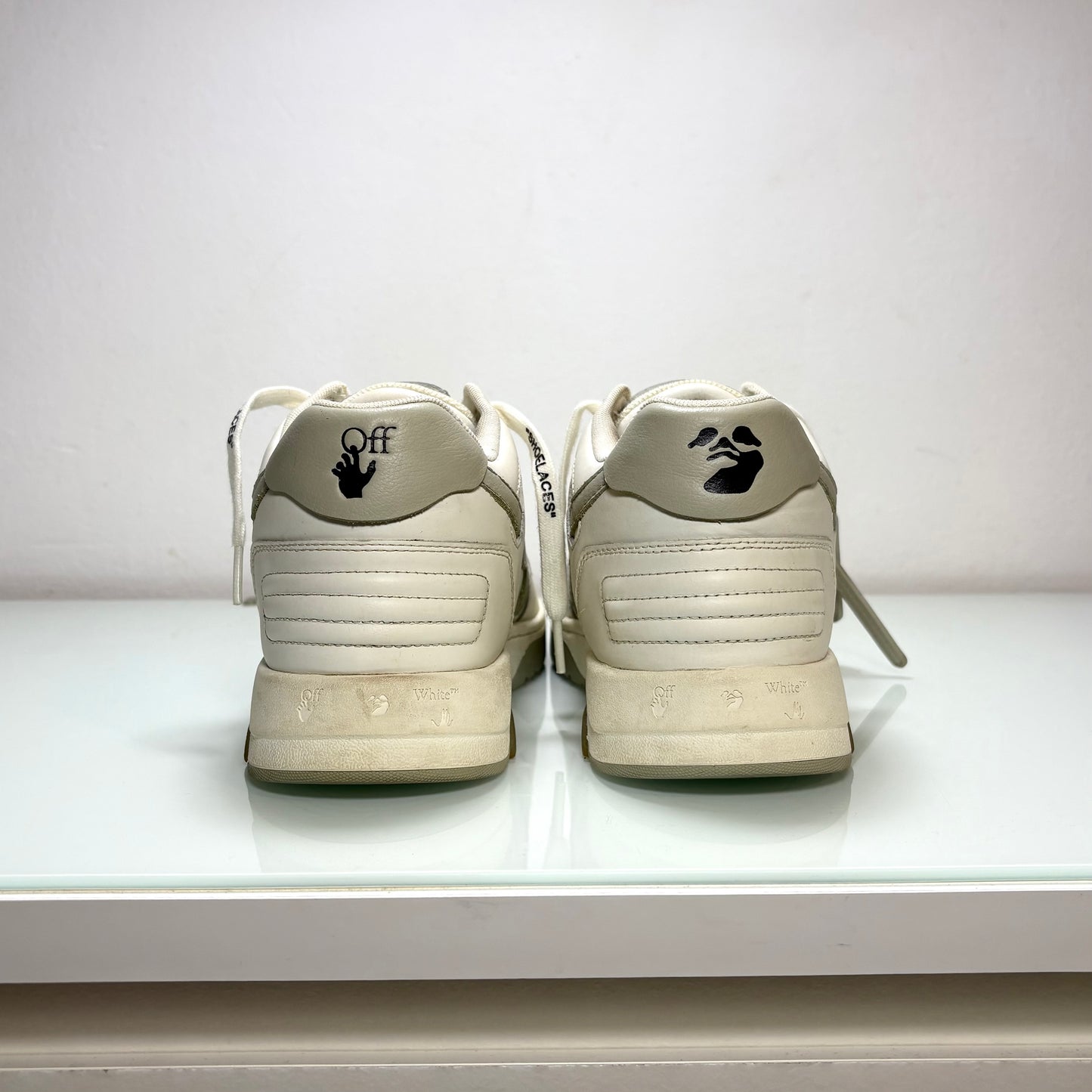 Off white out of office bianco e grigio 42