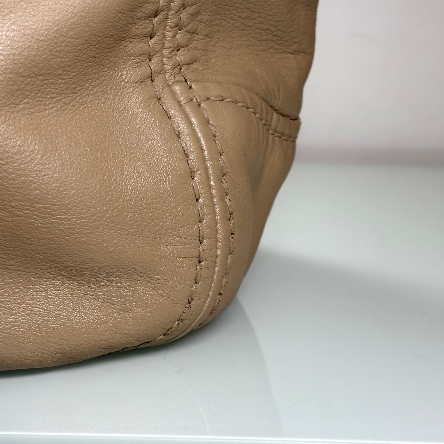 Prada bandoulière in pelle morbida “cammello”