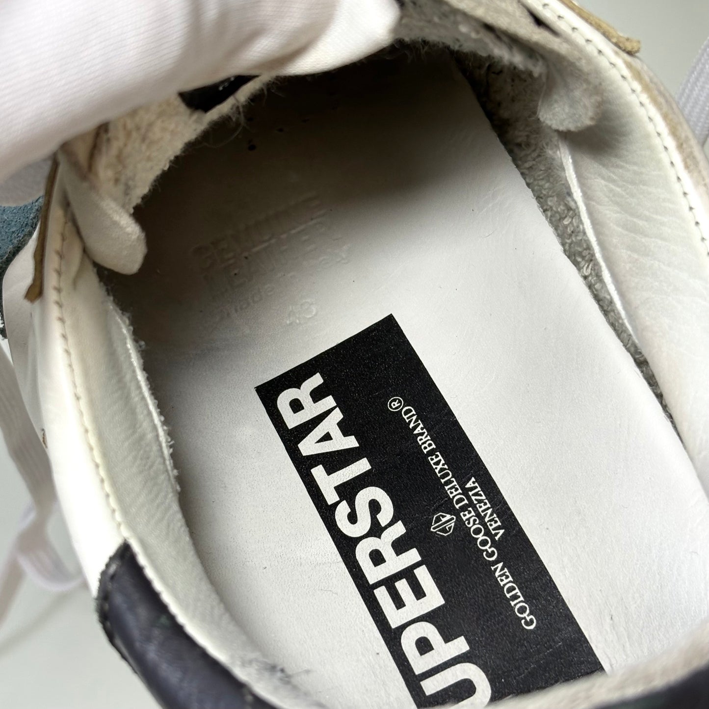 Golden goose Superstar bianche tallone nero e stella verde 43