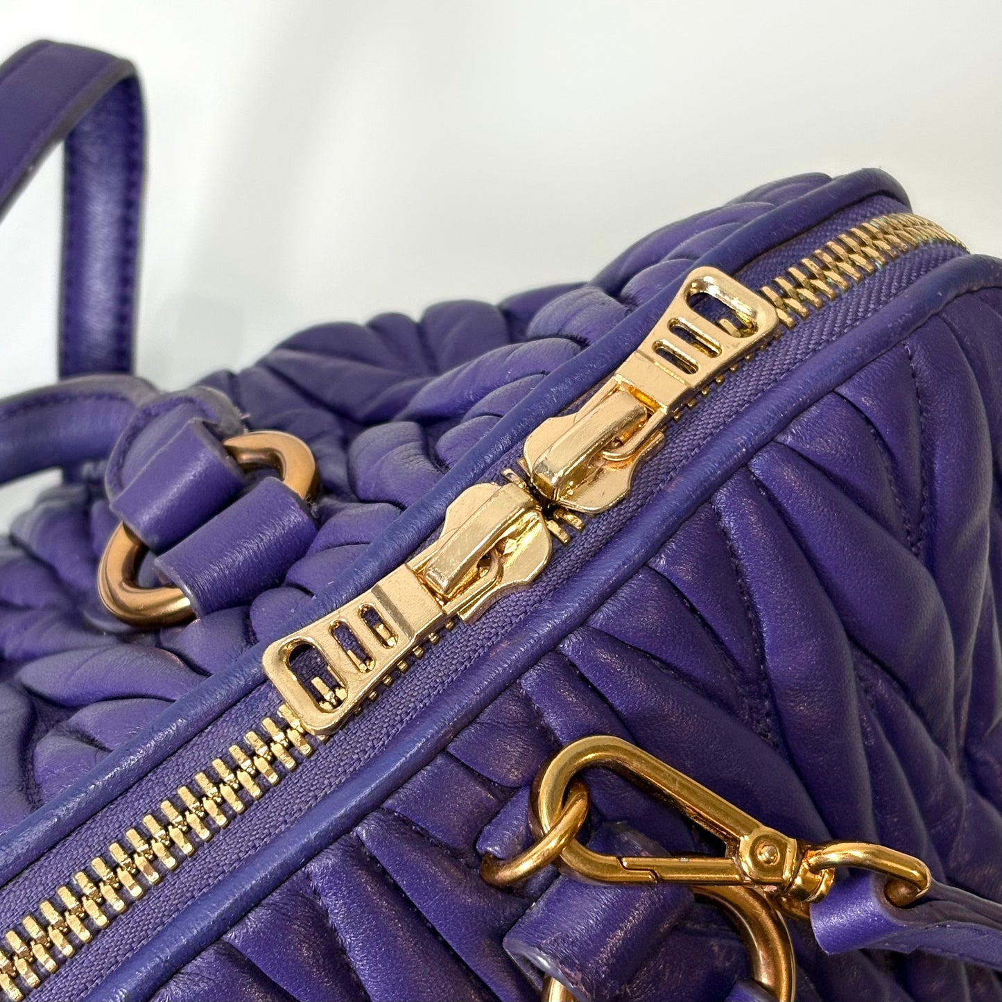 Miu Miu matelassé in pelle Viola