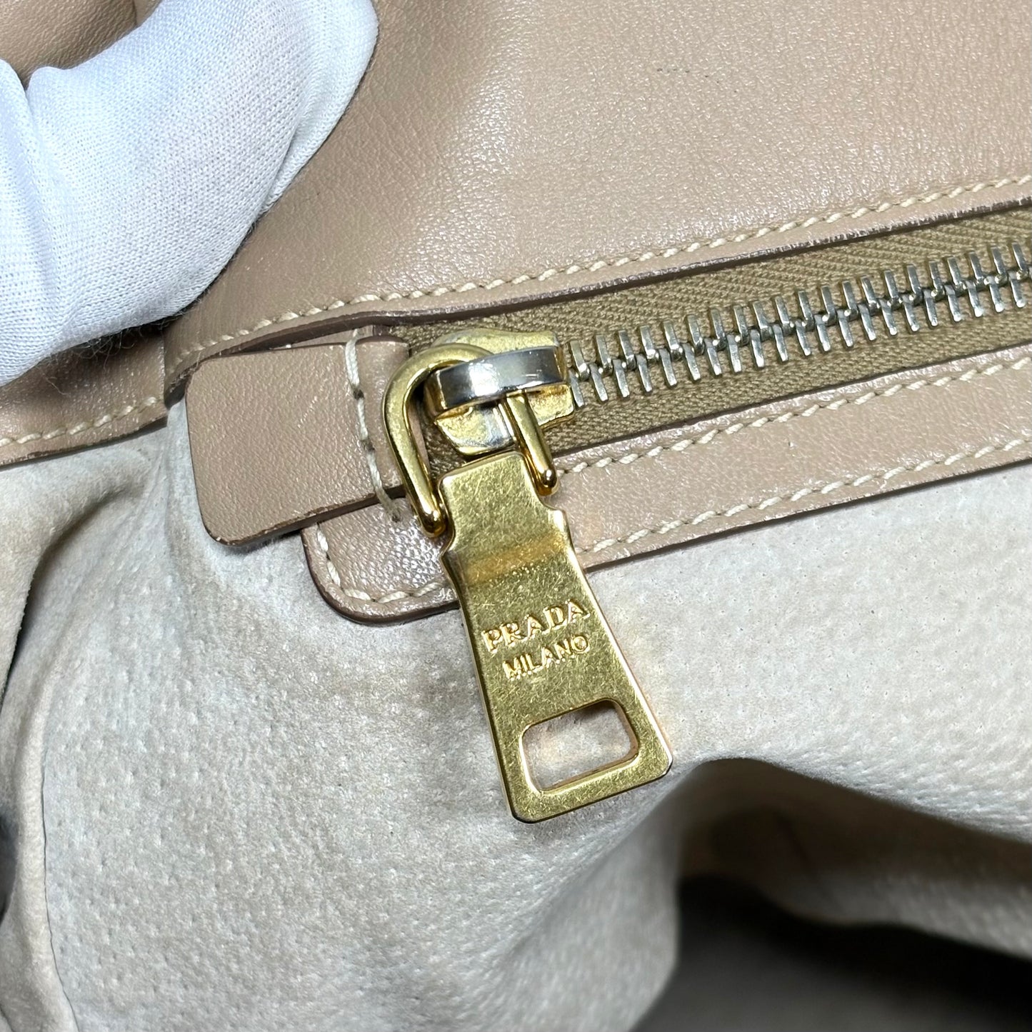 Prada bandoulière in pelle morbida “cammello”