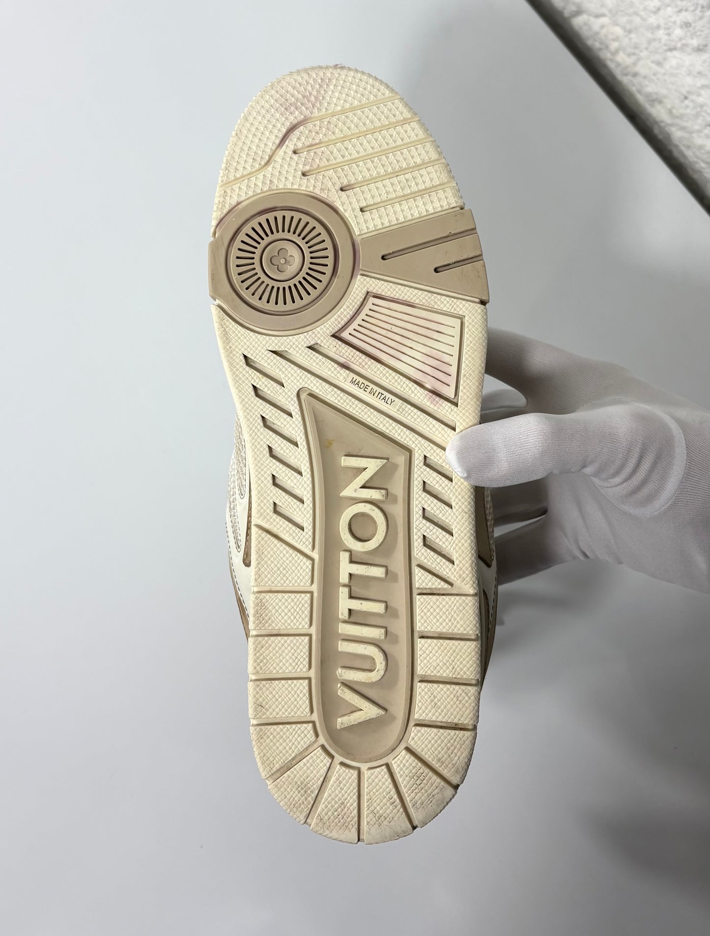 Louis Vuitton Skate beige e bianco 44