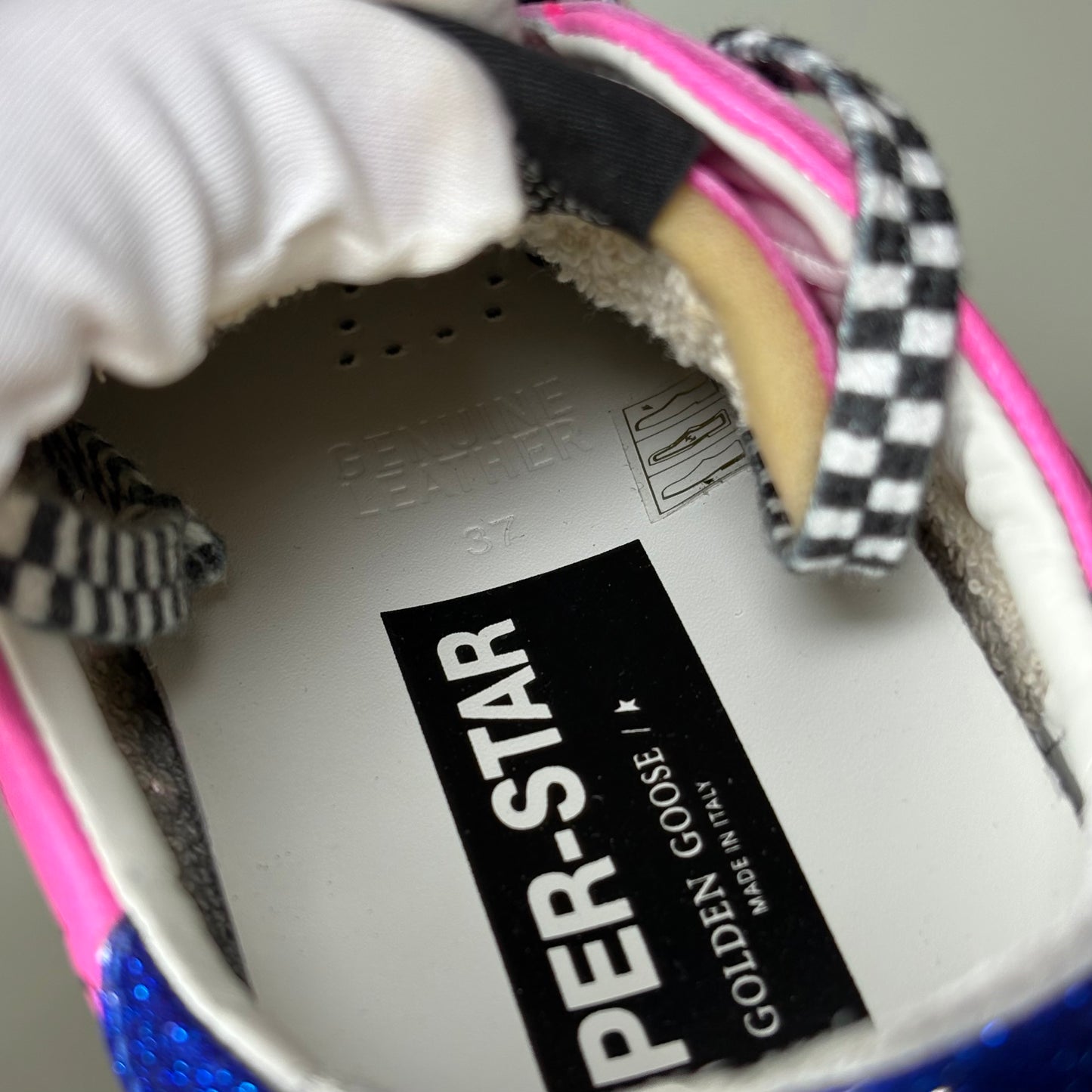 Golden goose Superstar fucsia con disegni e scritte nere 37