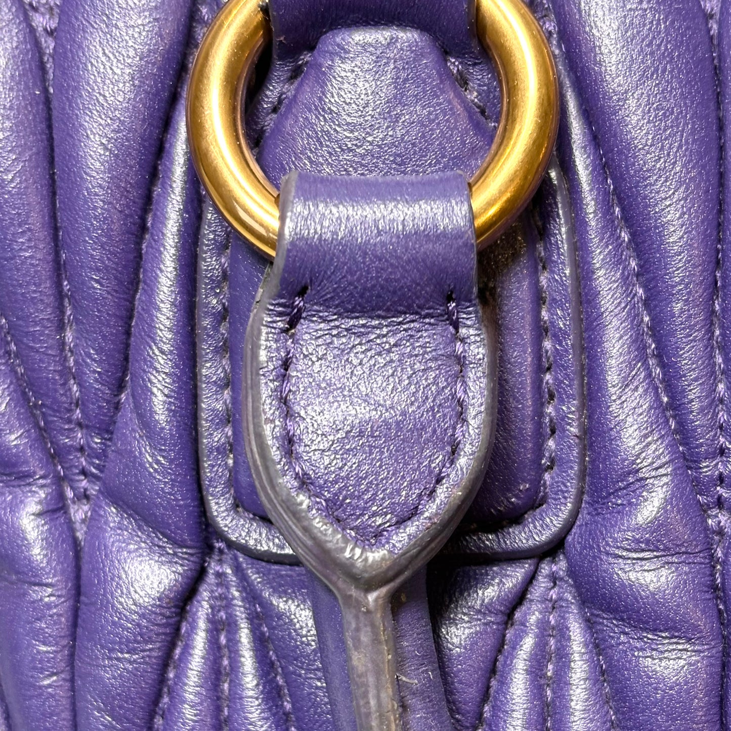 Miu Miu matelassé in pelle Viola