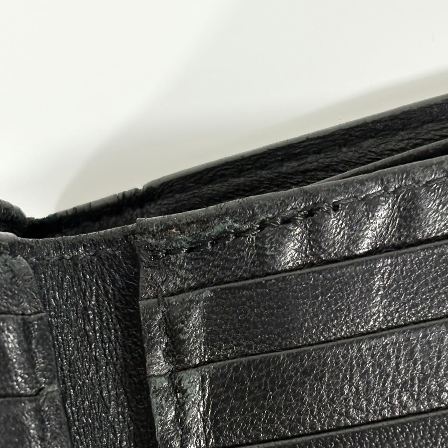 Balenciaga Cash Square in pelle di vitello nera e logo bianco