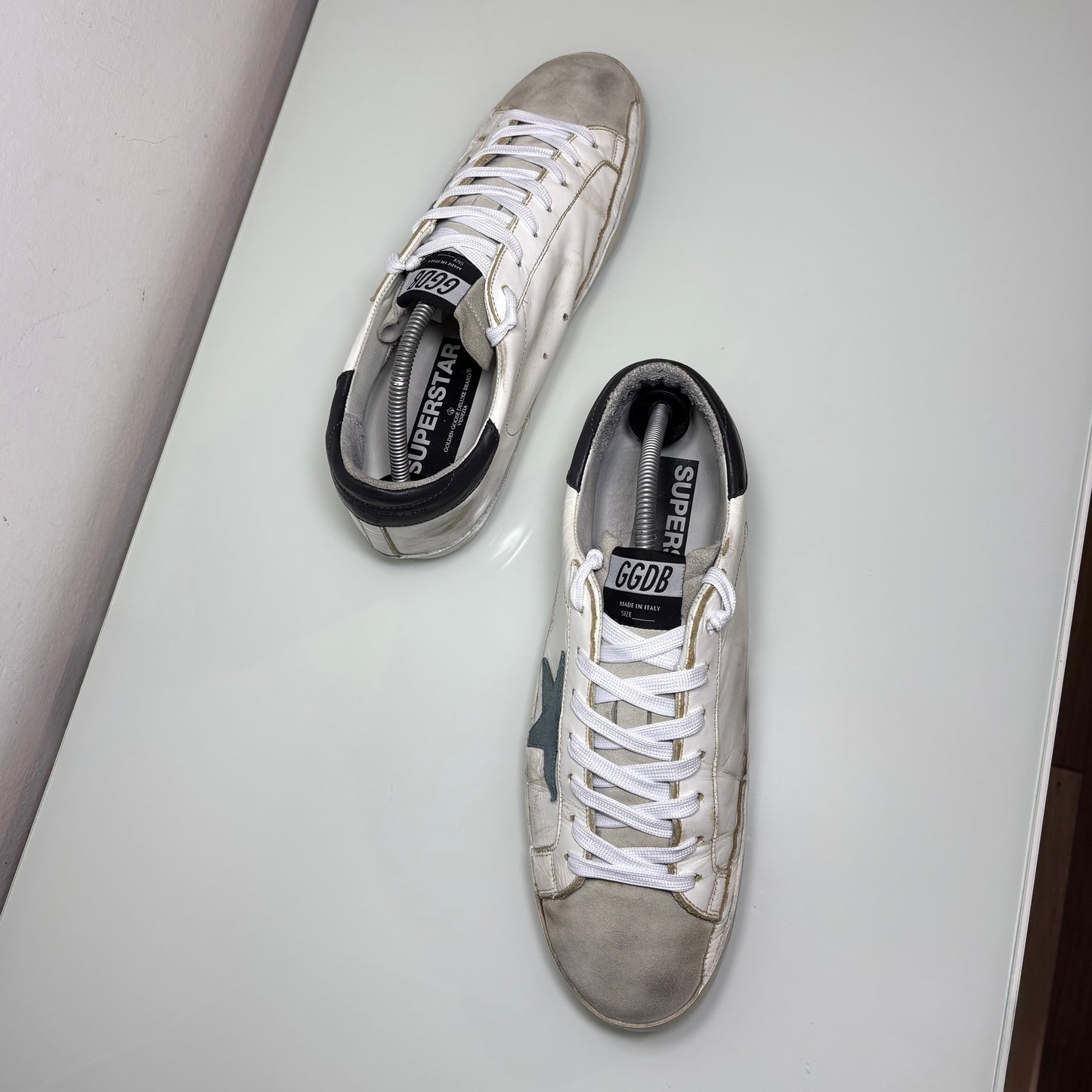 Golden goose Superstar bianche tallone nero e stella verde 43