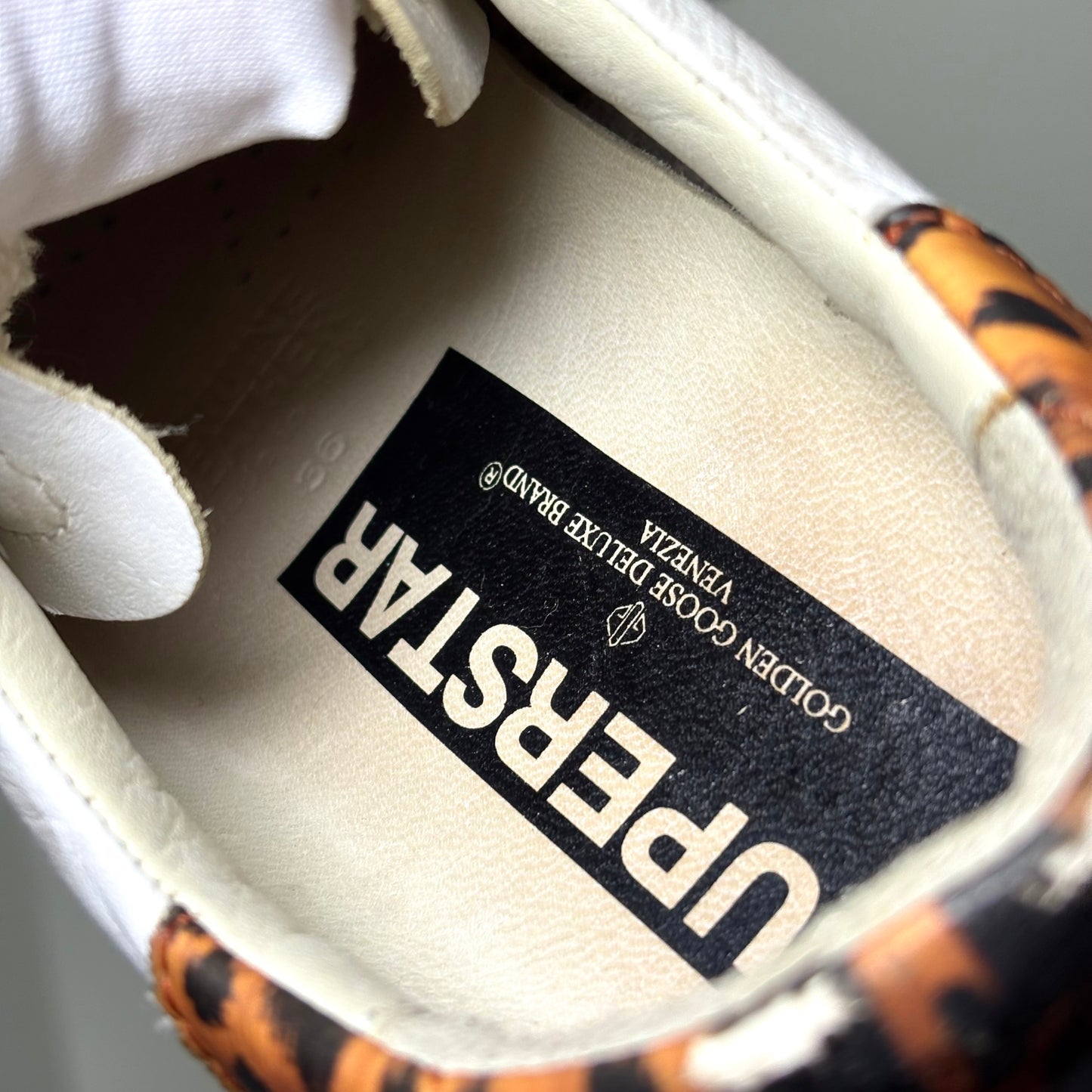 Golden goose Superstar in colorazione bianco tallone leopardo 36