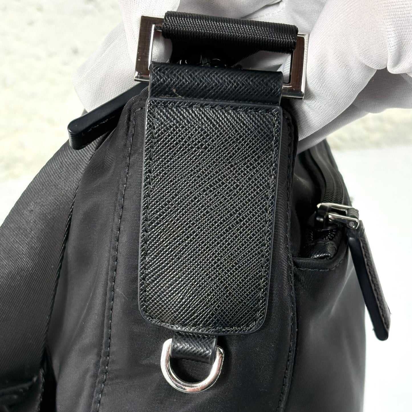 Prada a tracolla in Re-Nylon nero