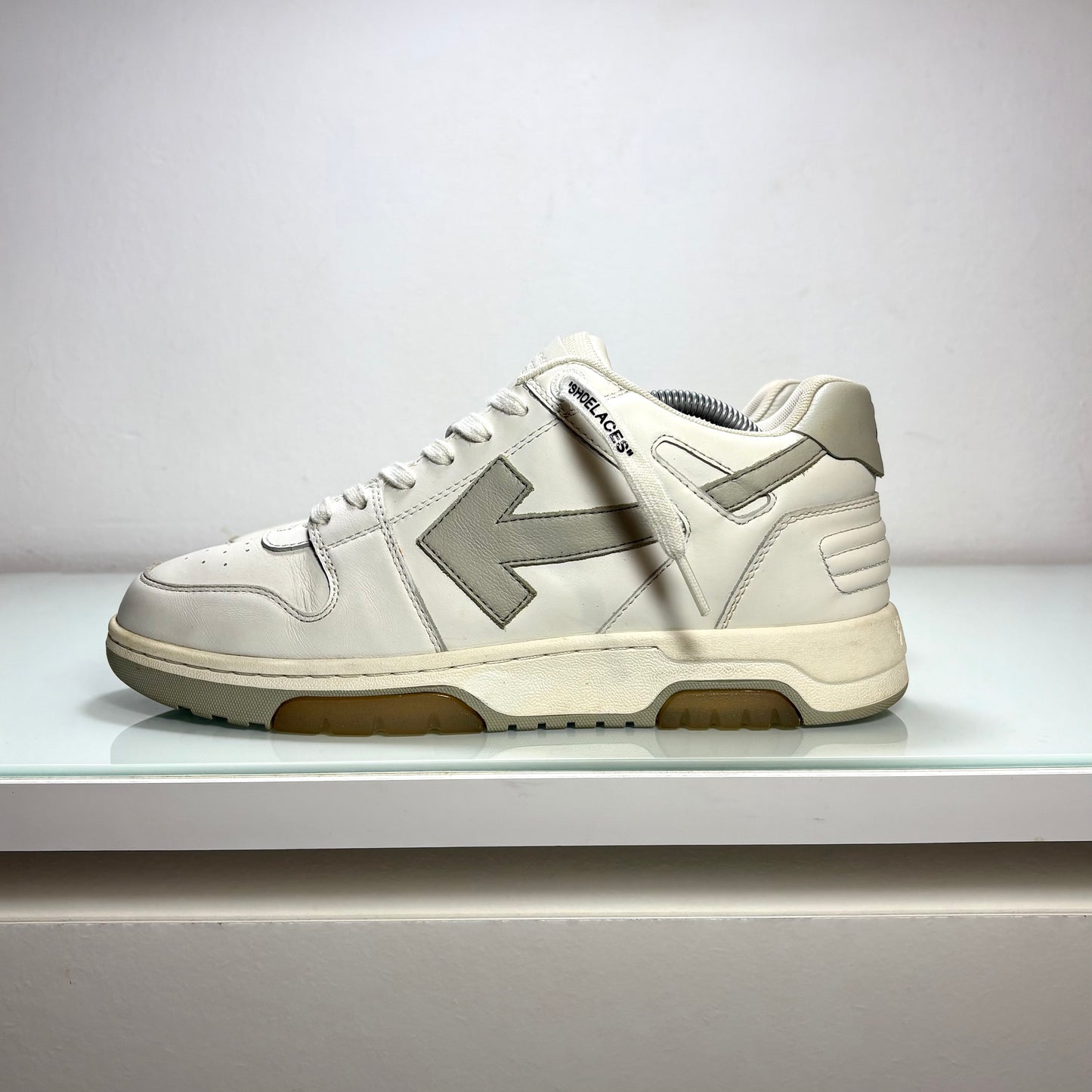 Off white out of office bianco e grigio 42