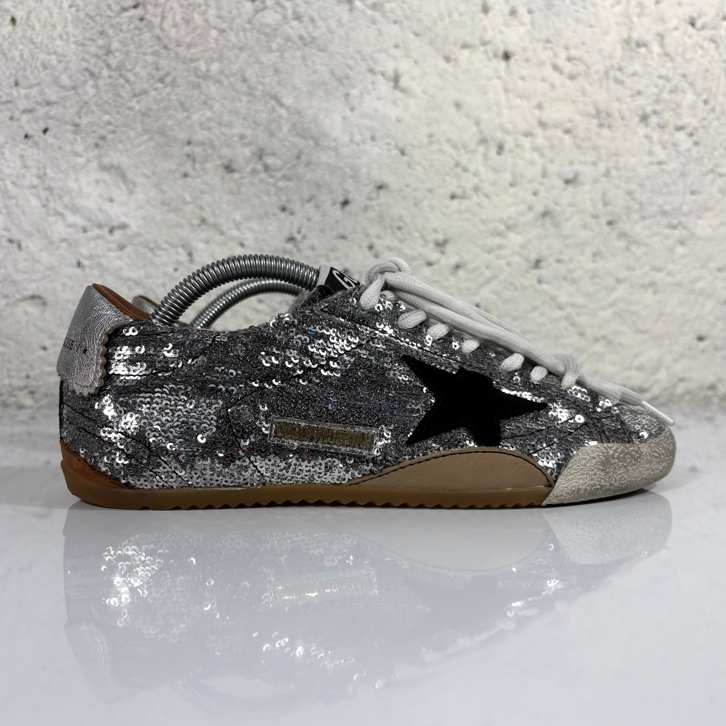 Golden goose True star con le paillettes argento e stella nera in suede 38