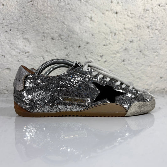 Golden goose True star con le paillettes argento e stella nera in suede 38
