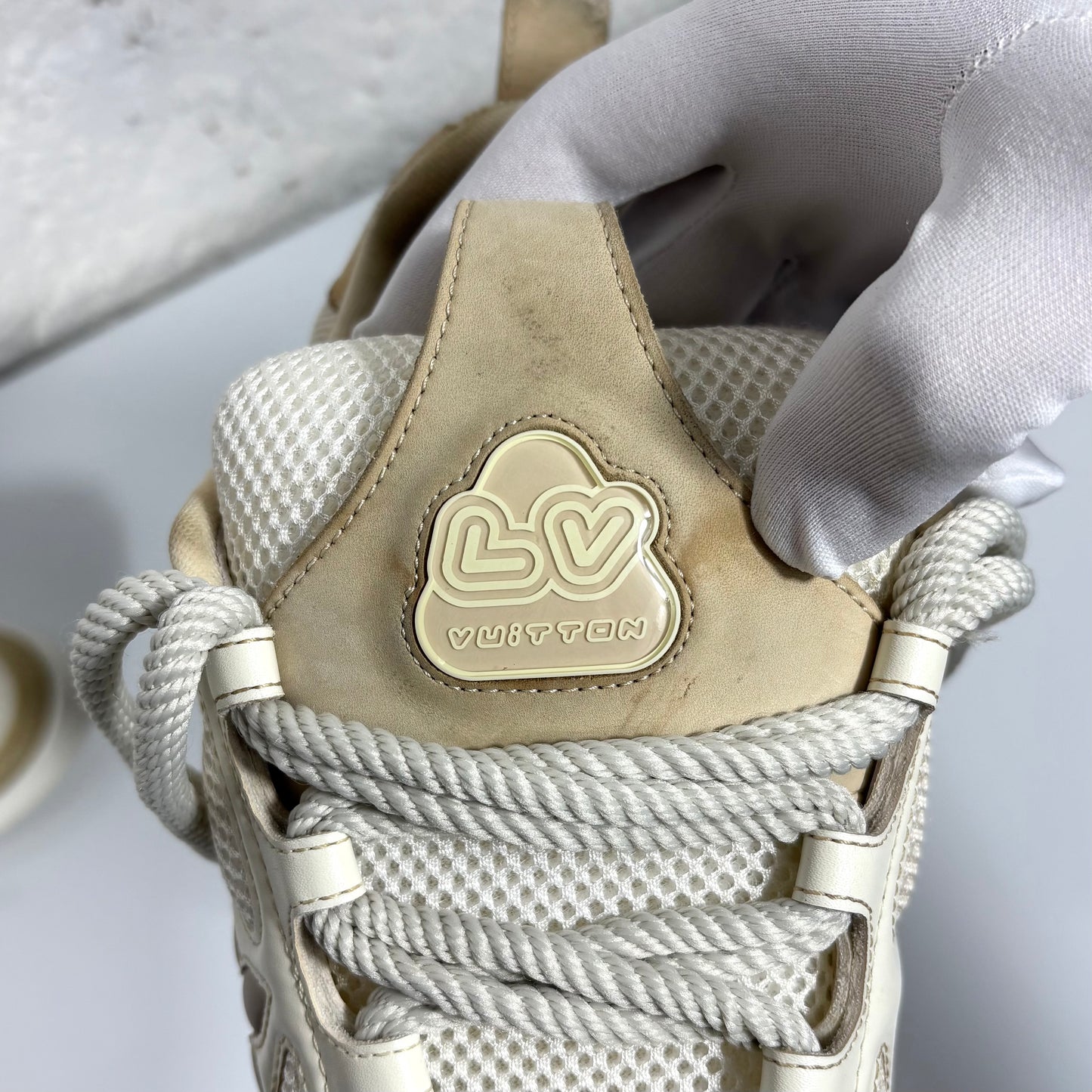 Louis Vuitton Skate beige e bianco 44