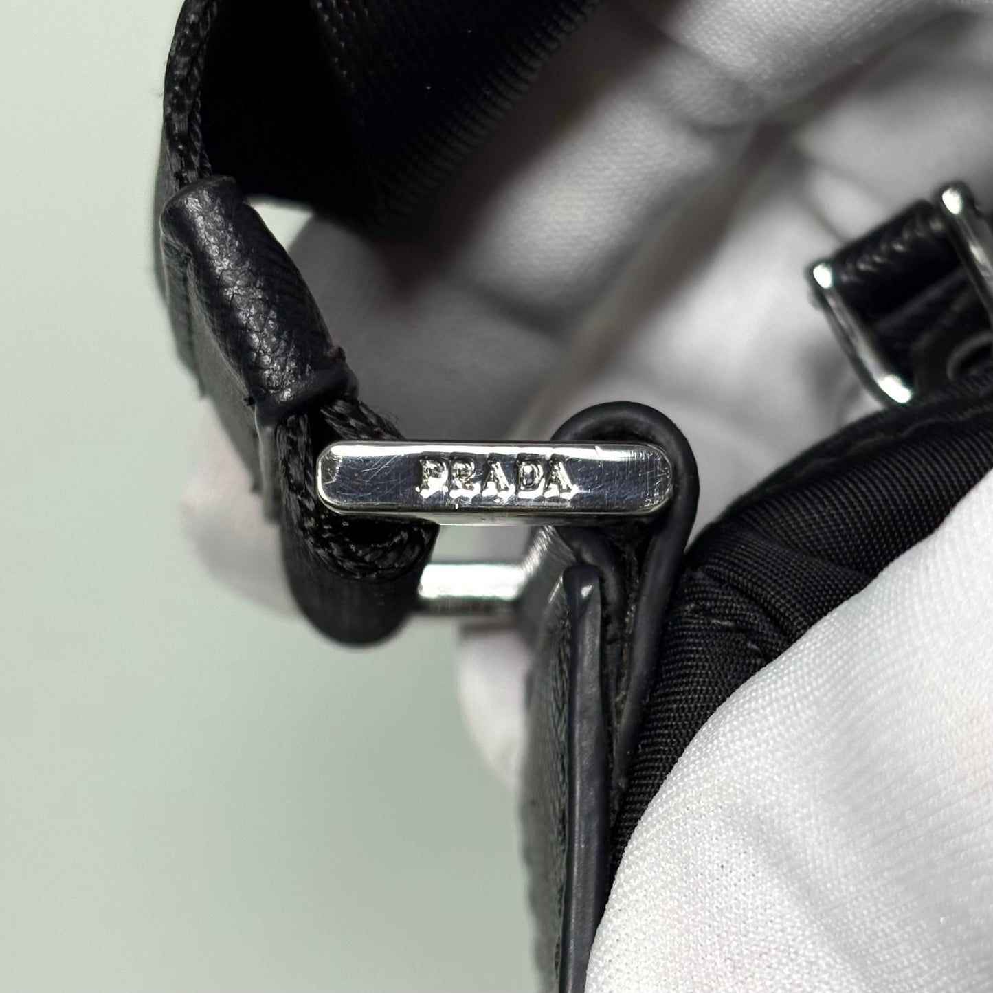 Prada tracolla in Re-Nylon nero