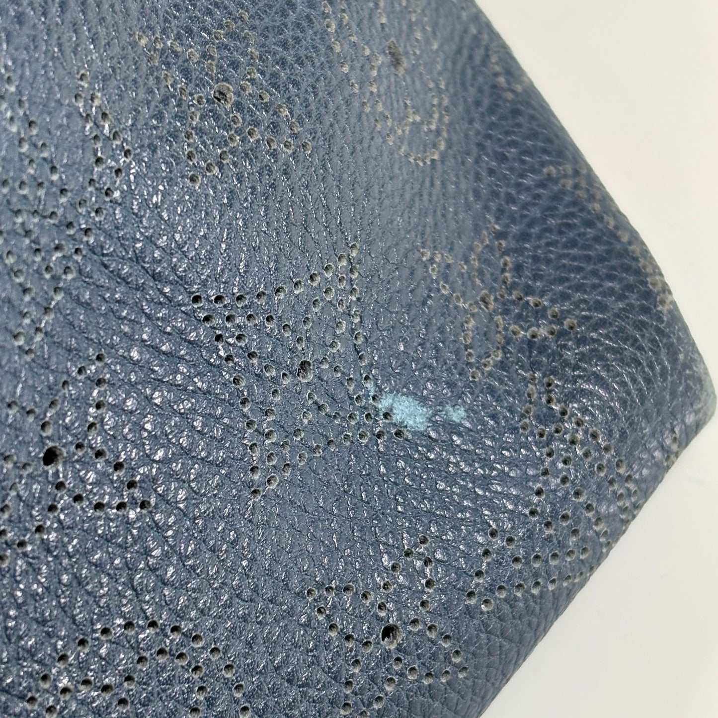 Louis Vuitton Mahina Cirrus PM blue