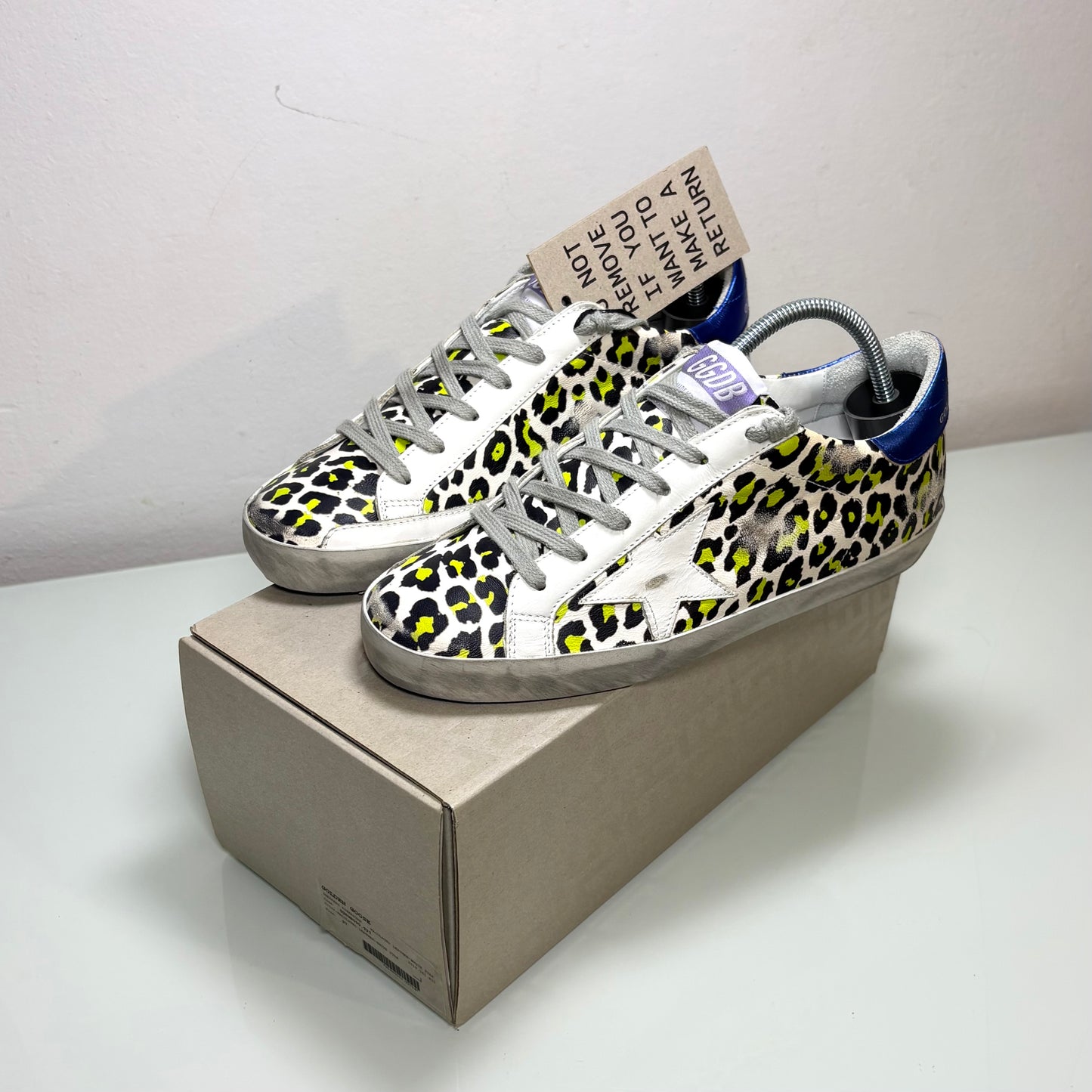 Golden goose Superstar bianche a macchie gialle/ nere e tallone blu 37