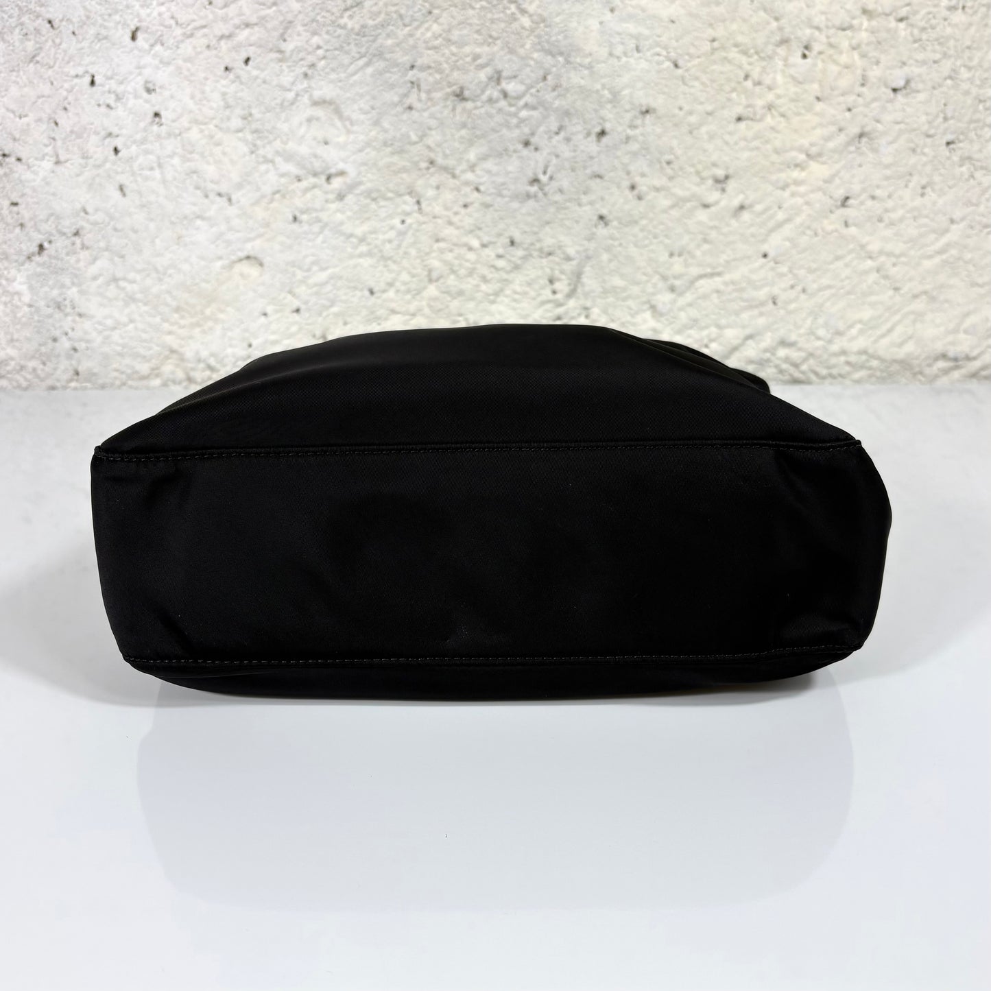 Prada a tracolla in Re-Nylon nero