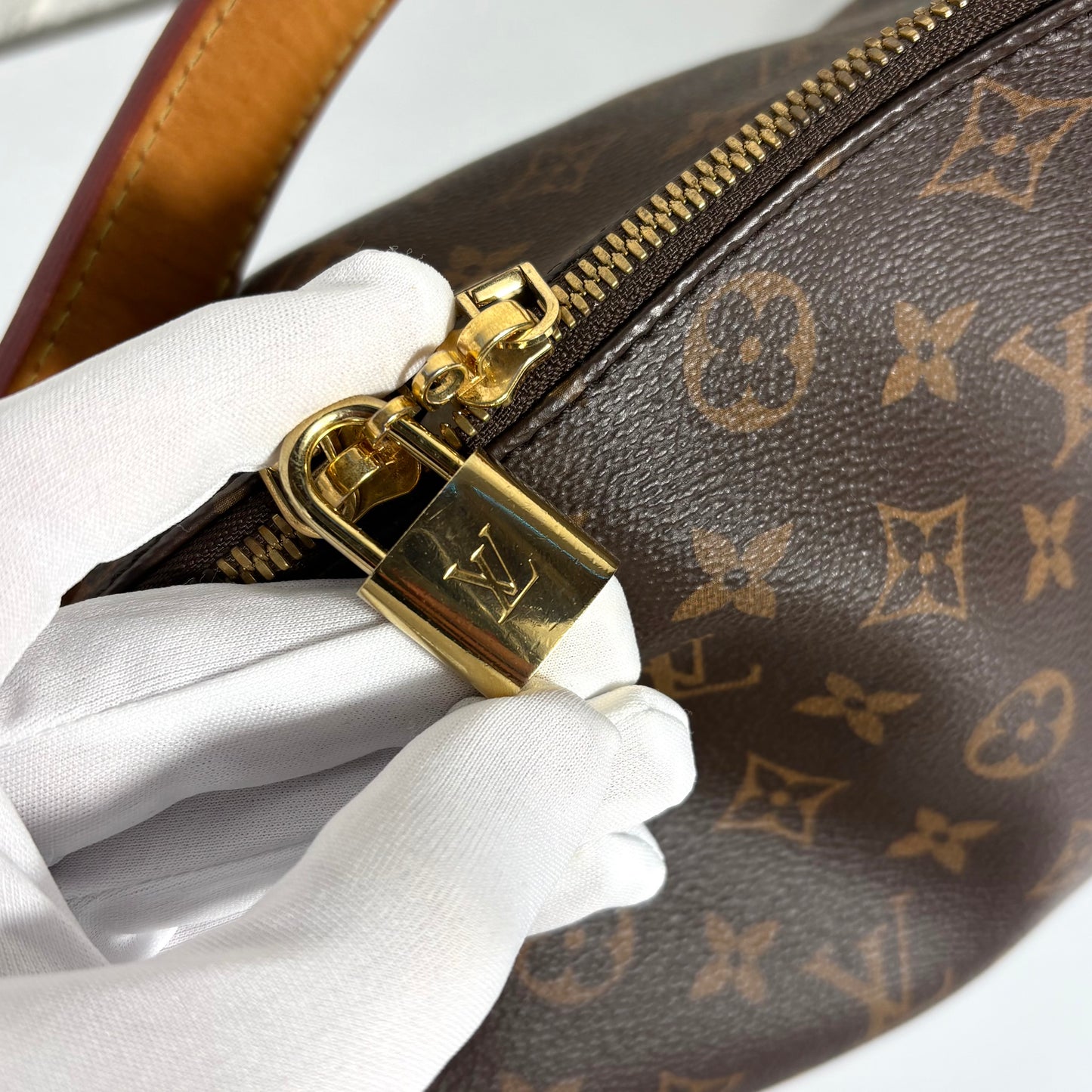 Louis Vuitton Berri MM monogram marrone e rifiniture in vacchetta