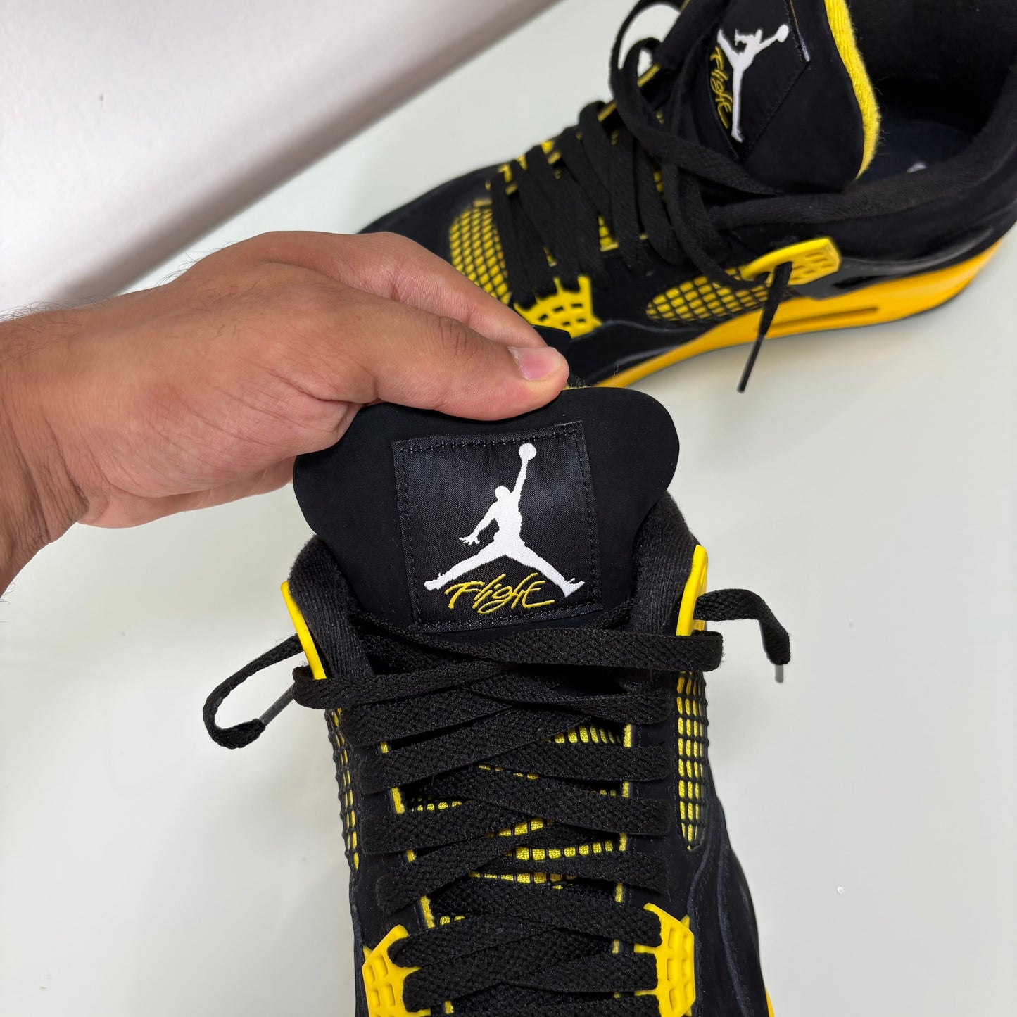 JORDAN RETRO 4 THUNDER BLACK/ YELLOW 46