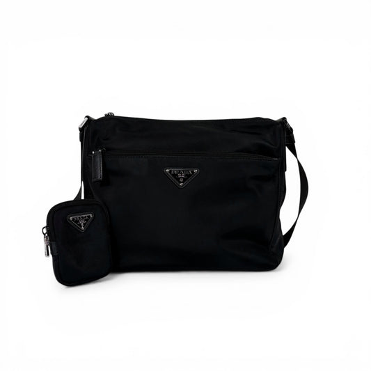 Prada a tracolla in Re-Nylon nero