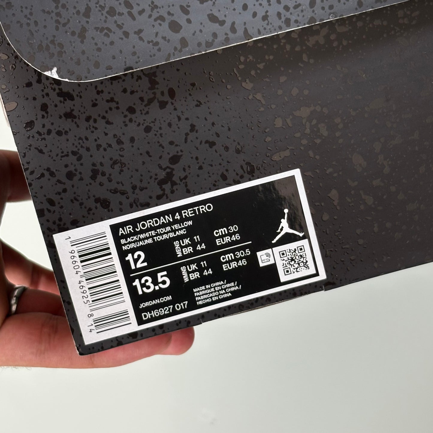 JORDAN RETRO 4 THUNDER BLACK/ YELLOW 46