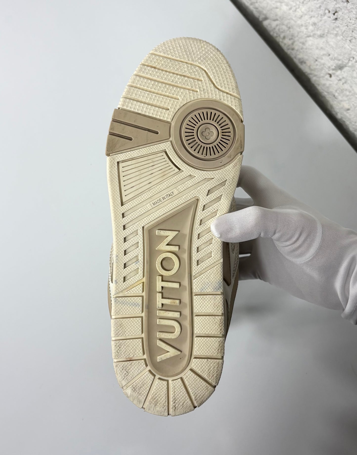 Louis Vuitton Skate beige e bianco 44