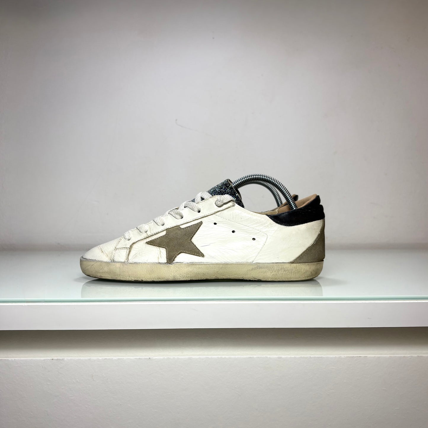 Golden goose Superstar bianche, linguetta brillantinata e tallone nero 38