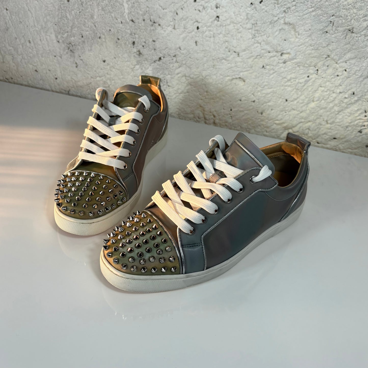 Christian Louboutin Junior Spikes grigio e bronzo iridescente olografico  42,5
