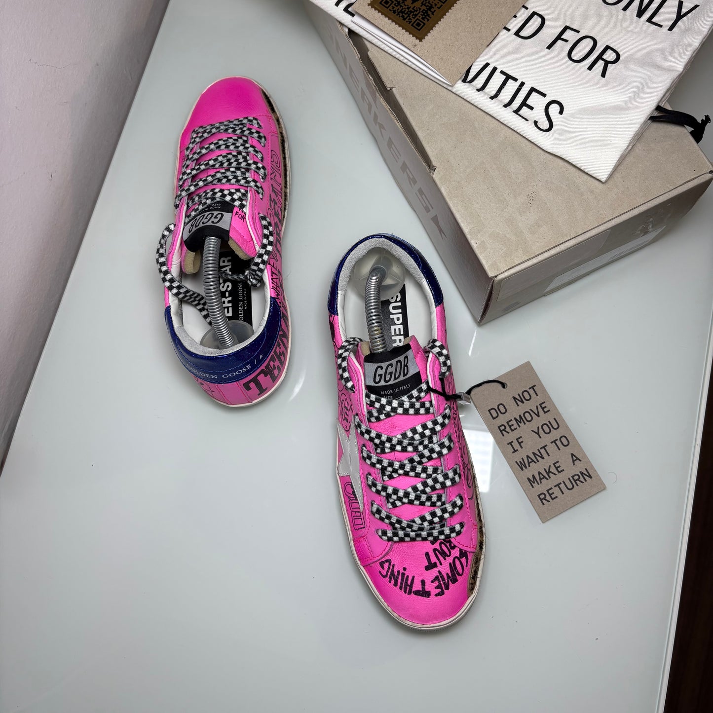 Golden goose Superstar fucsia con disegni e scritte nere 37