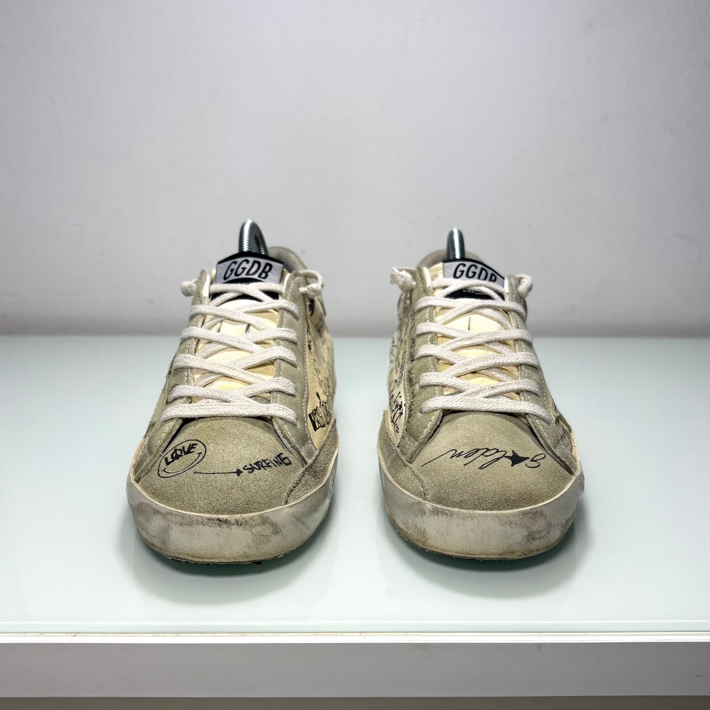 Golden goose Superstar panna e disegni stilizzati 38